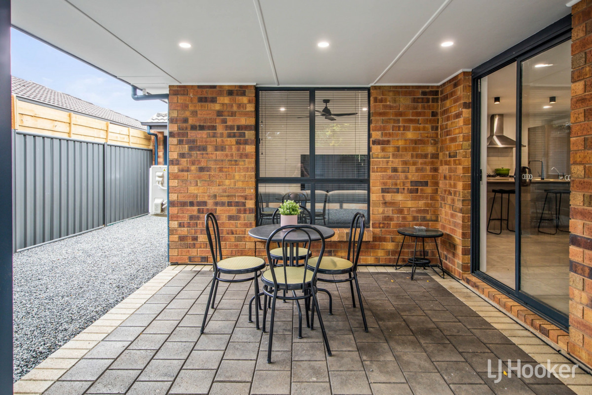22 Oakwood Circuit, MUNNO PARA WEST