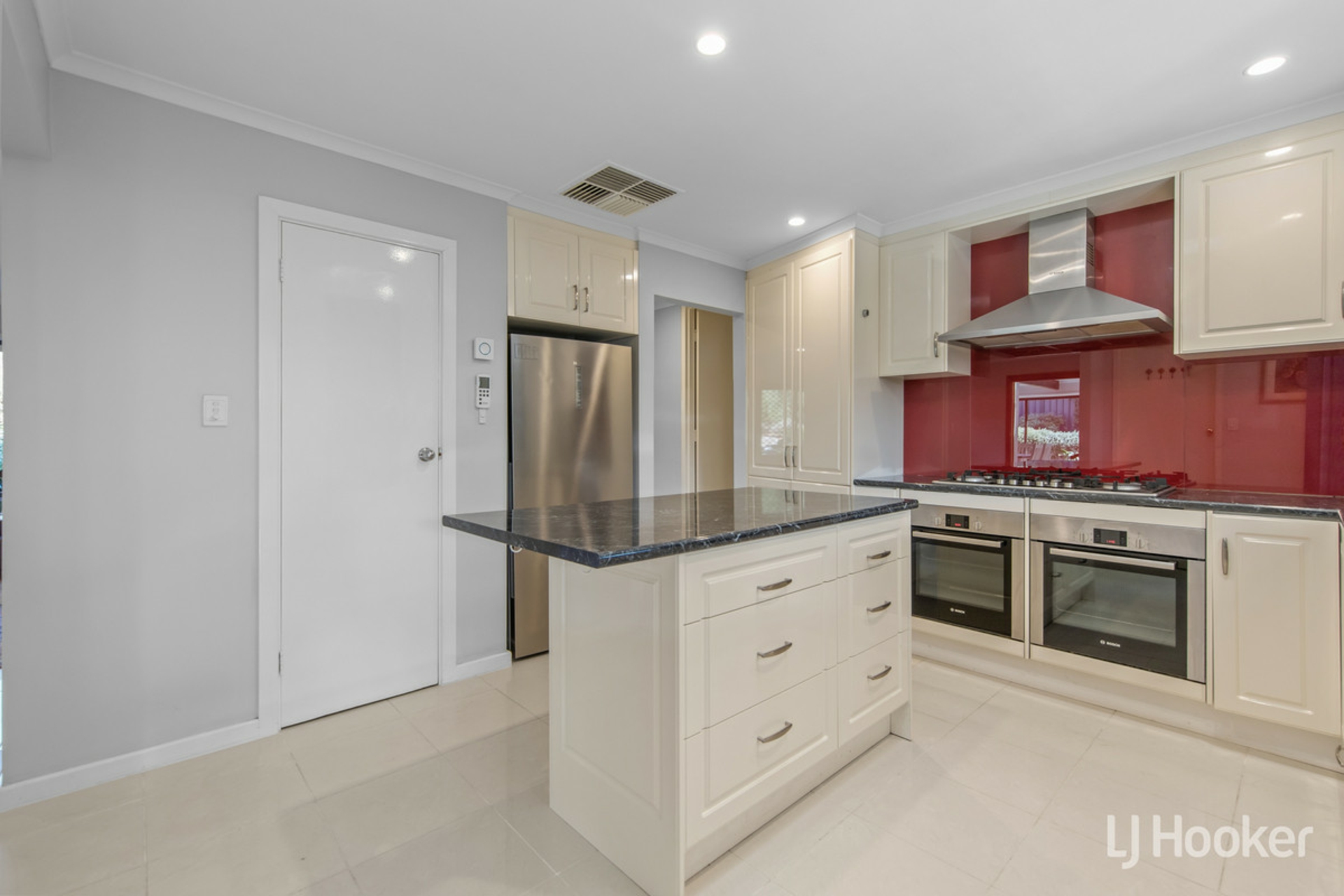 8 Brabham Crescent, GULFVIEW HEIGHTS