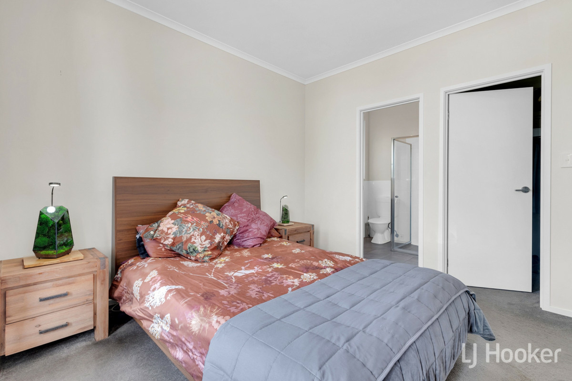 8 Pride Avenue, MUNNO PARA