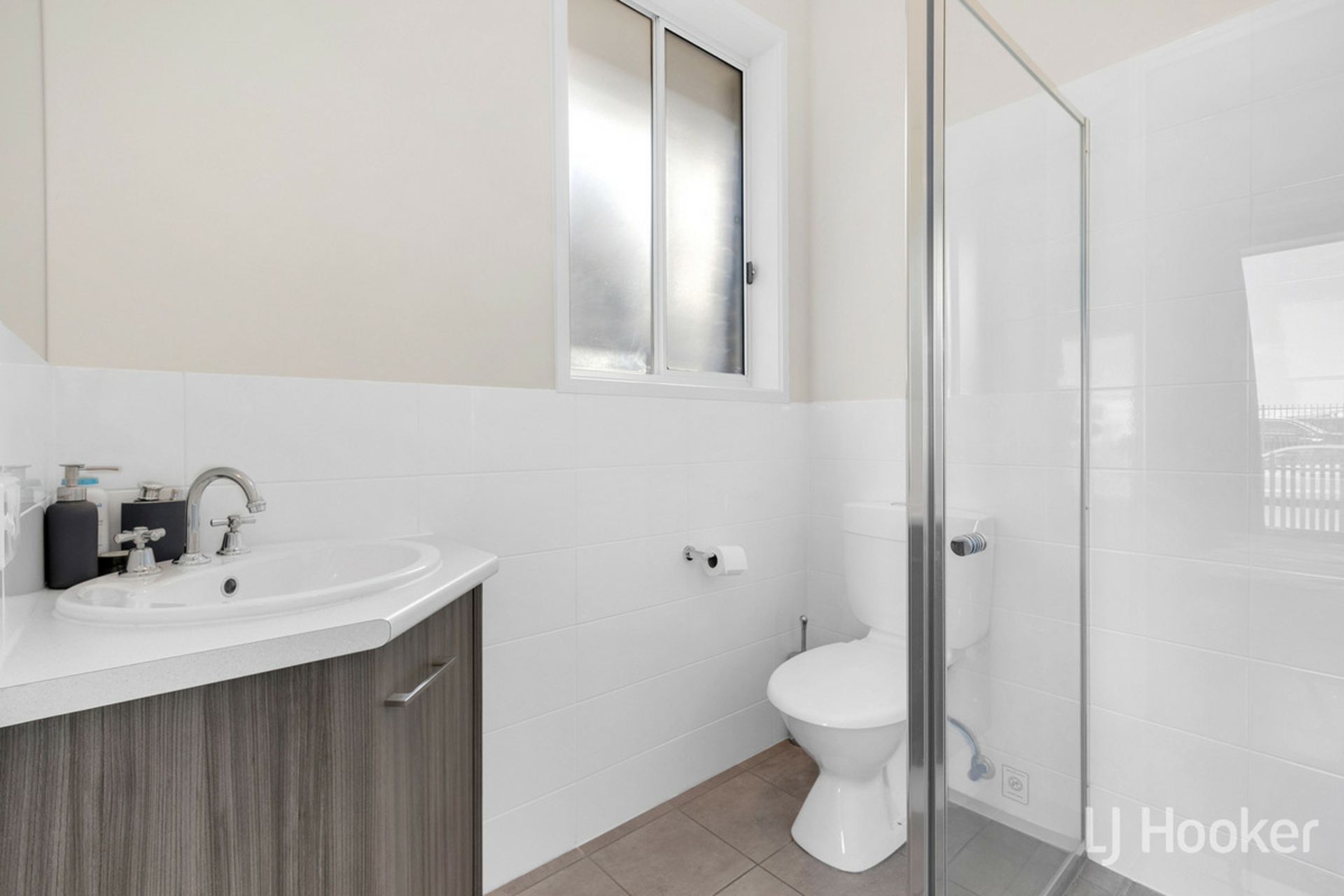 8 Pride Avenue, MUNNO PARA