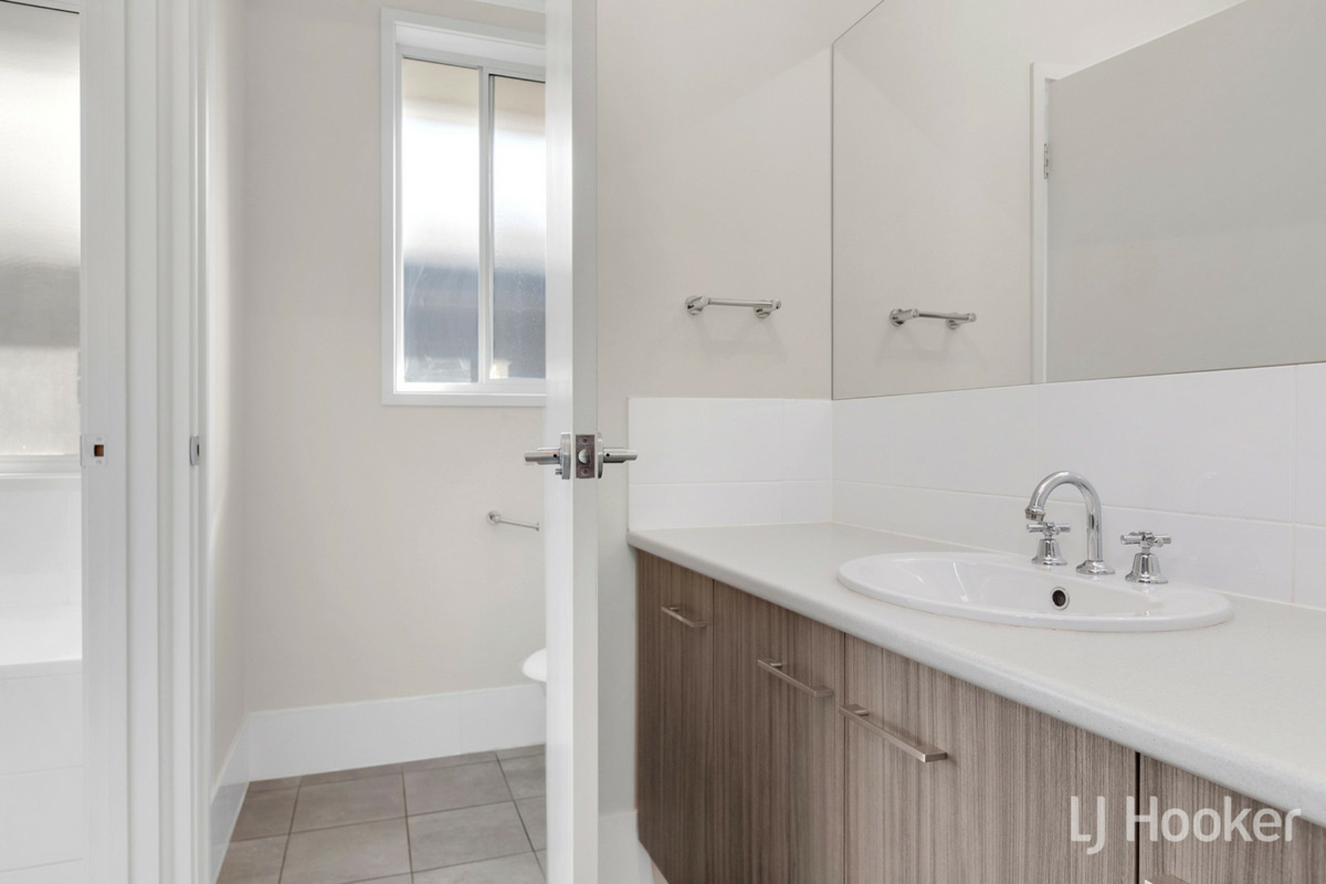 8 Pride Avenue, MUNNO PARA