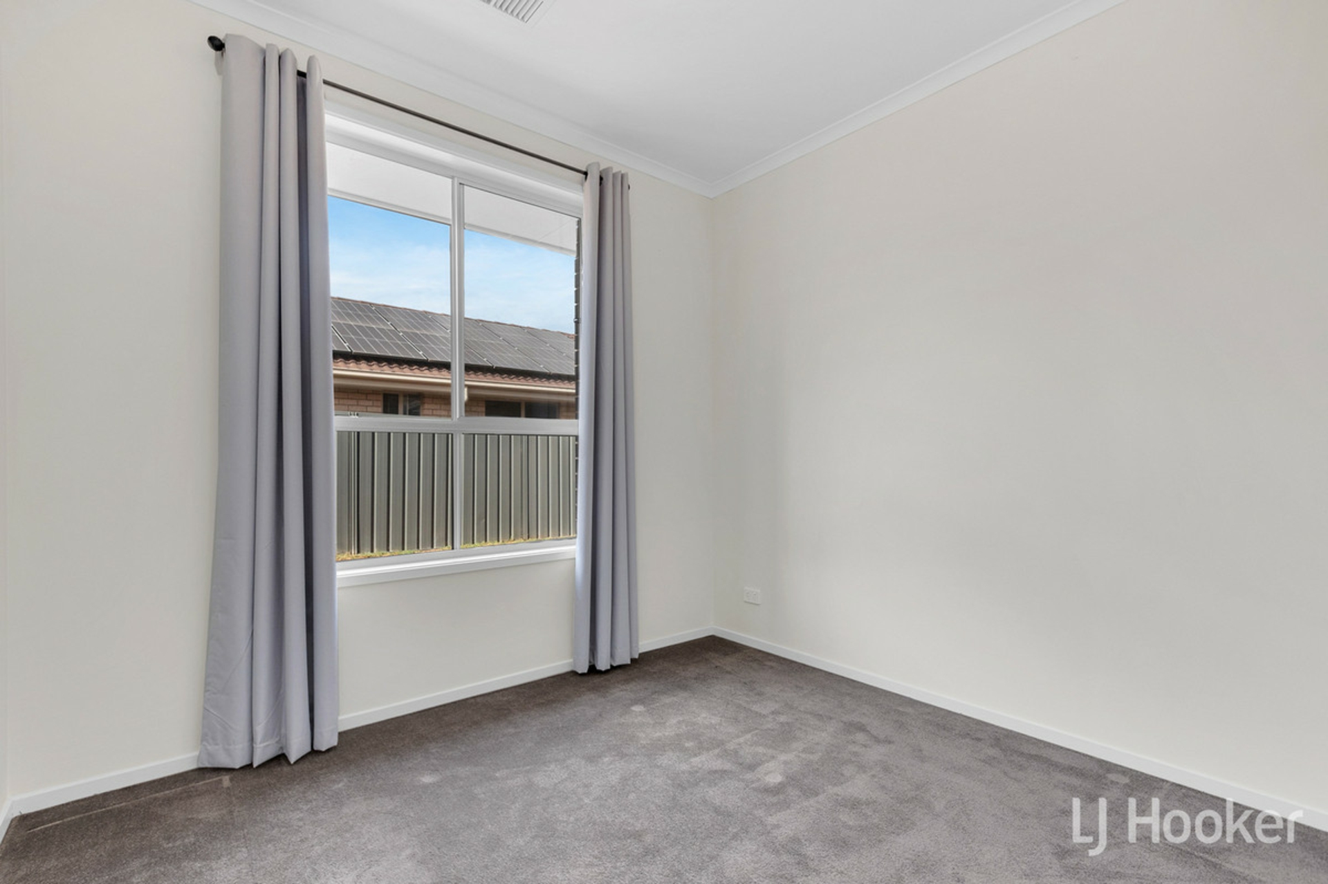 8 Pride Avenue, MUNNO PARA