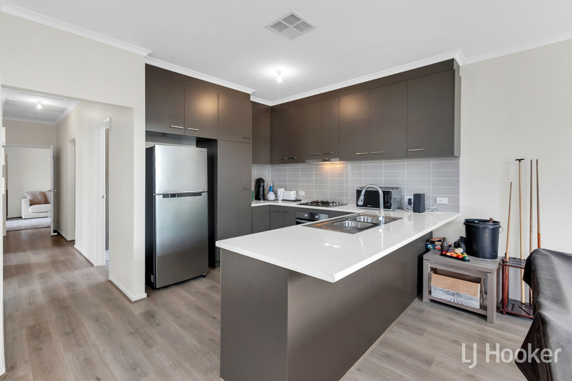 8 Pride Avenue, MUNNO PARA