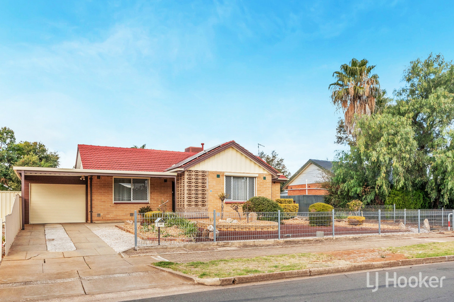 60 St Leonard Crescent, ELIZABETH DOWNS