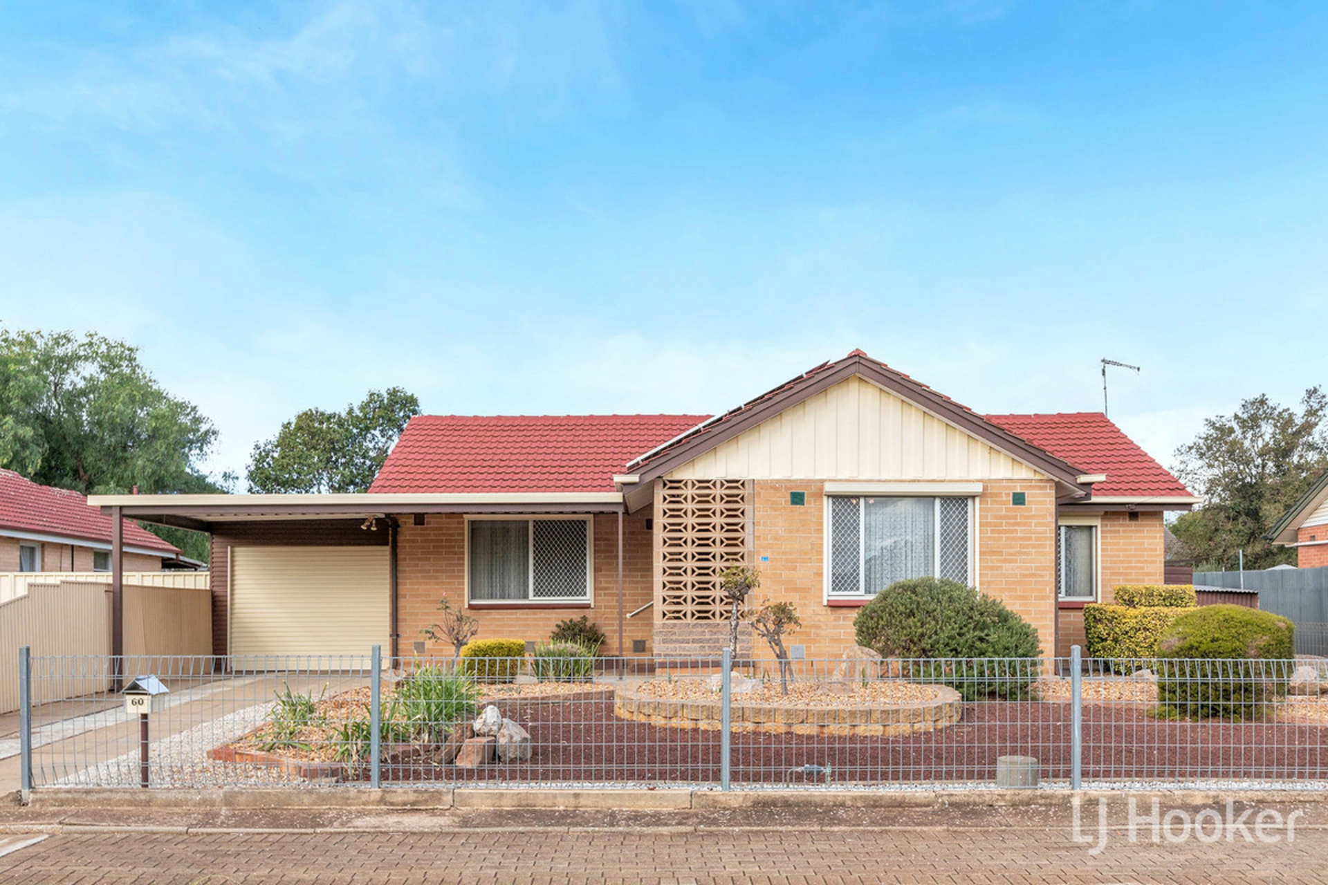 60 St Leonard Crescent, ELIZABETH DOWNS