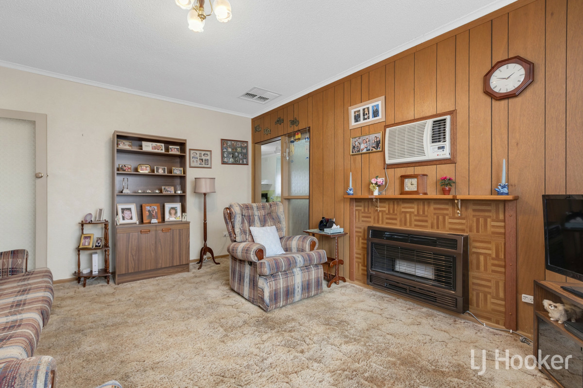 60 St Leonard Crescent, ELIZABETH DOWNS