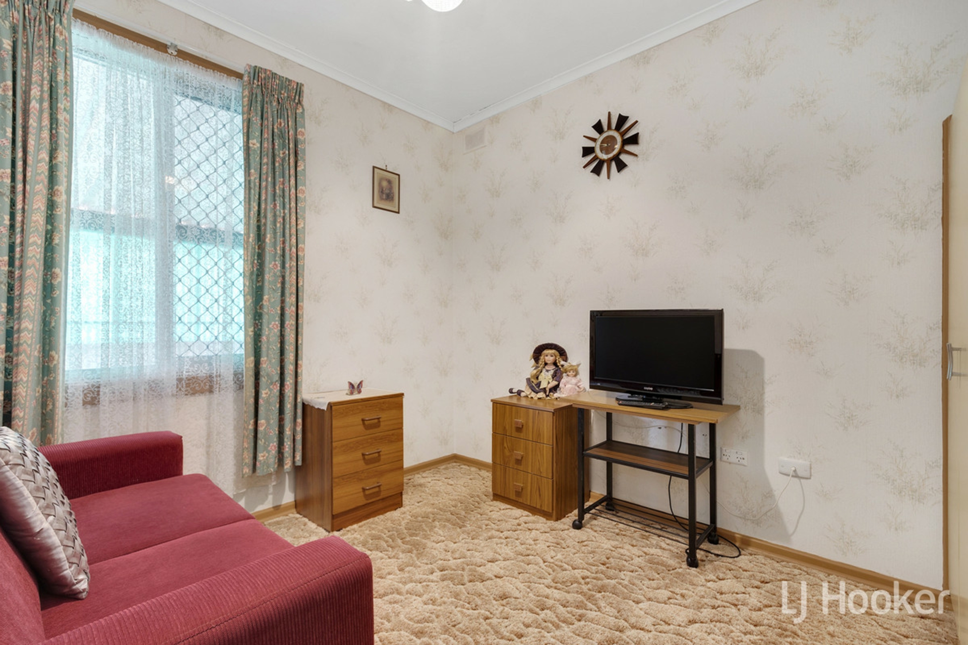 60 St Leonard Crescent, ELIZABETH DOWNS