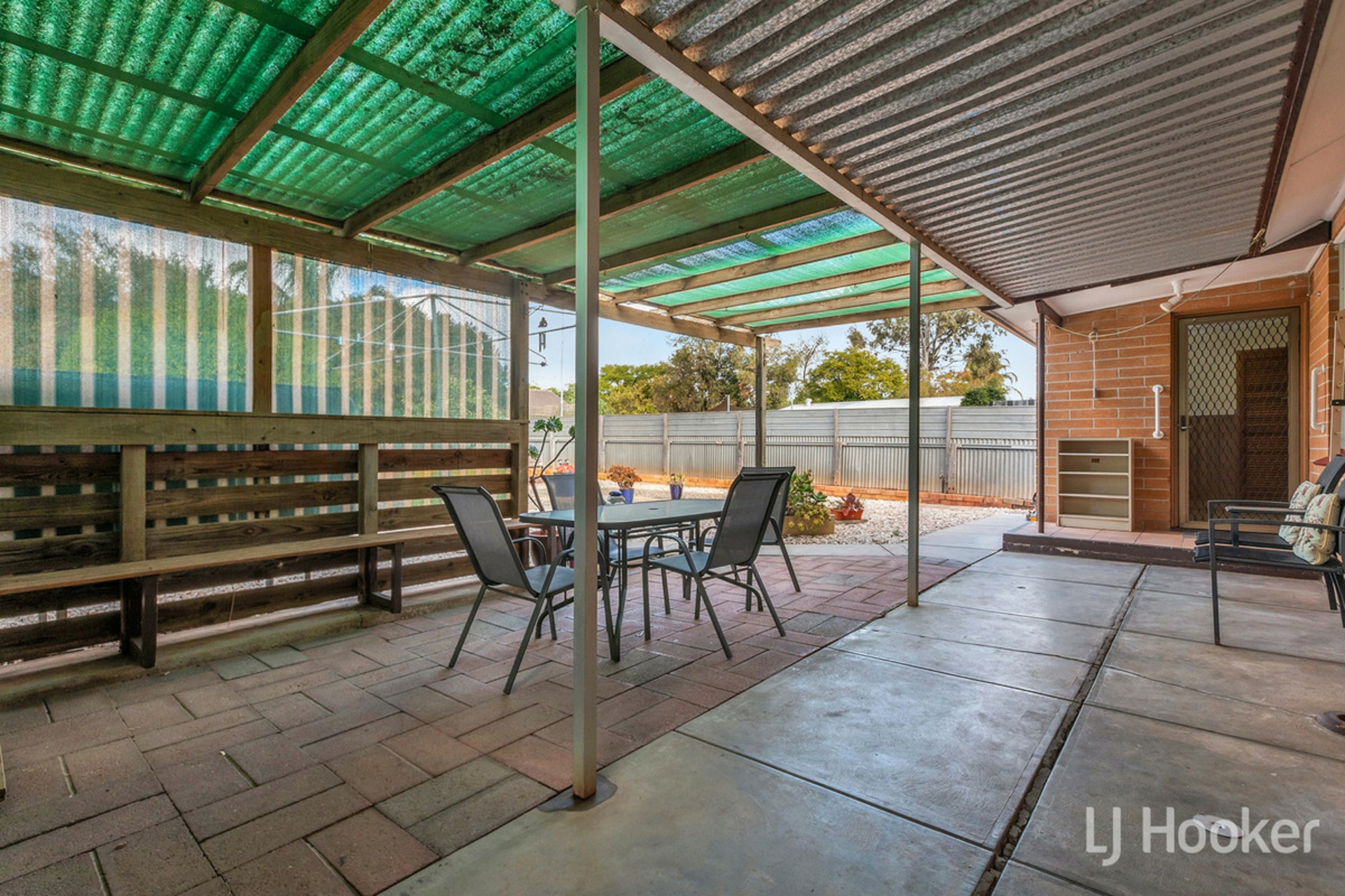 60 St Leonard Crescent, ELIZABETH DOWNS