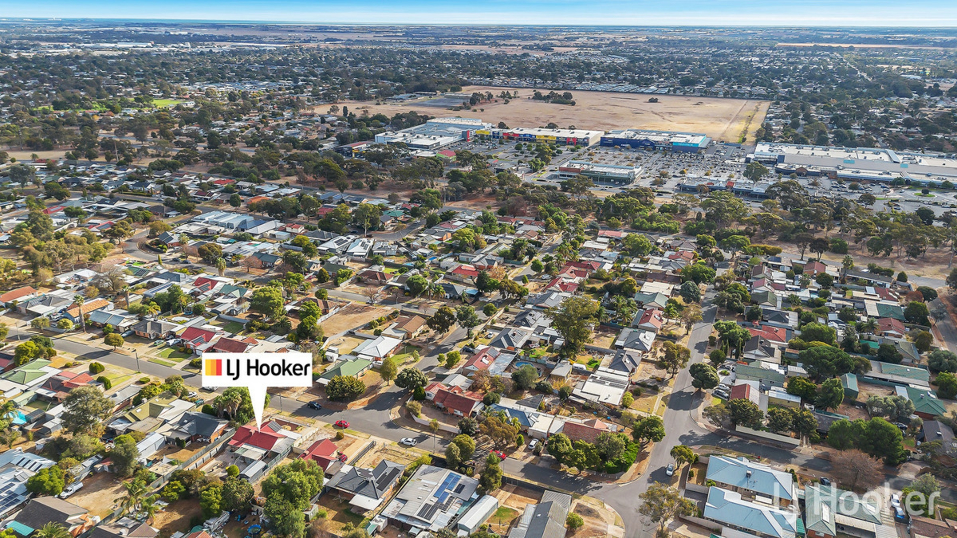 60 St Leonard Crescent, ELIZABETH DOWNS