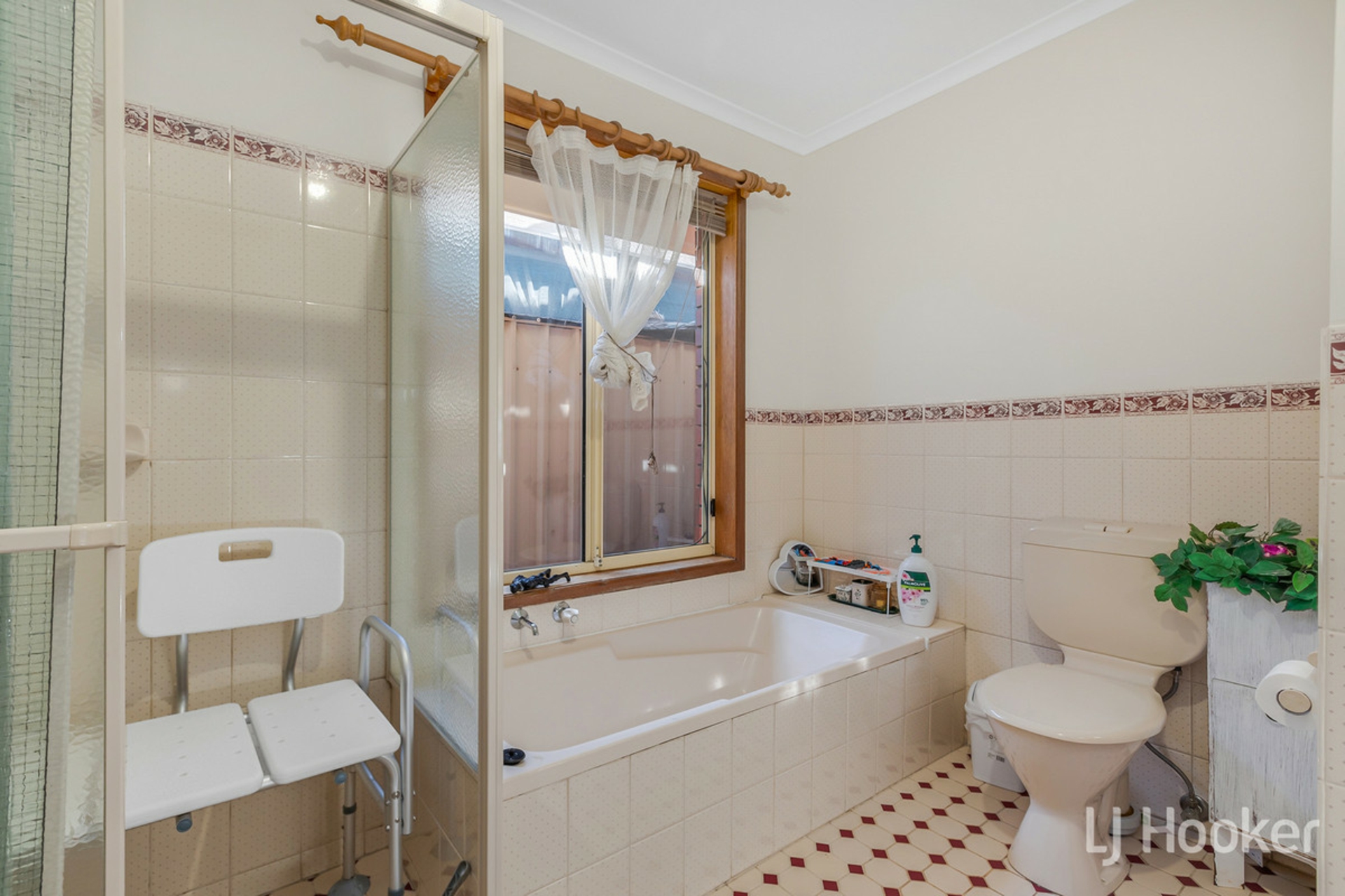 10 Yarnbury Road, ELIZABETH NORTH