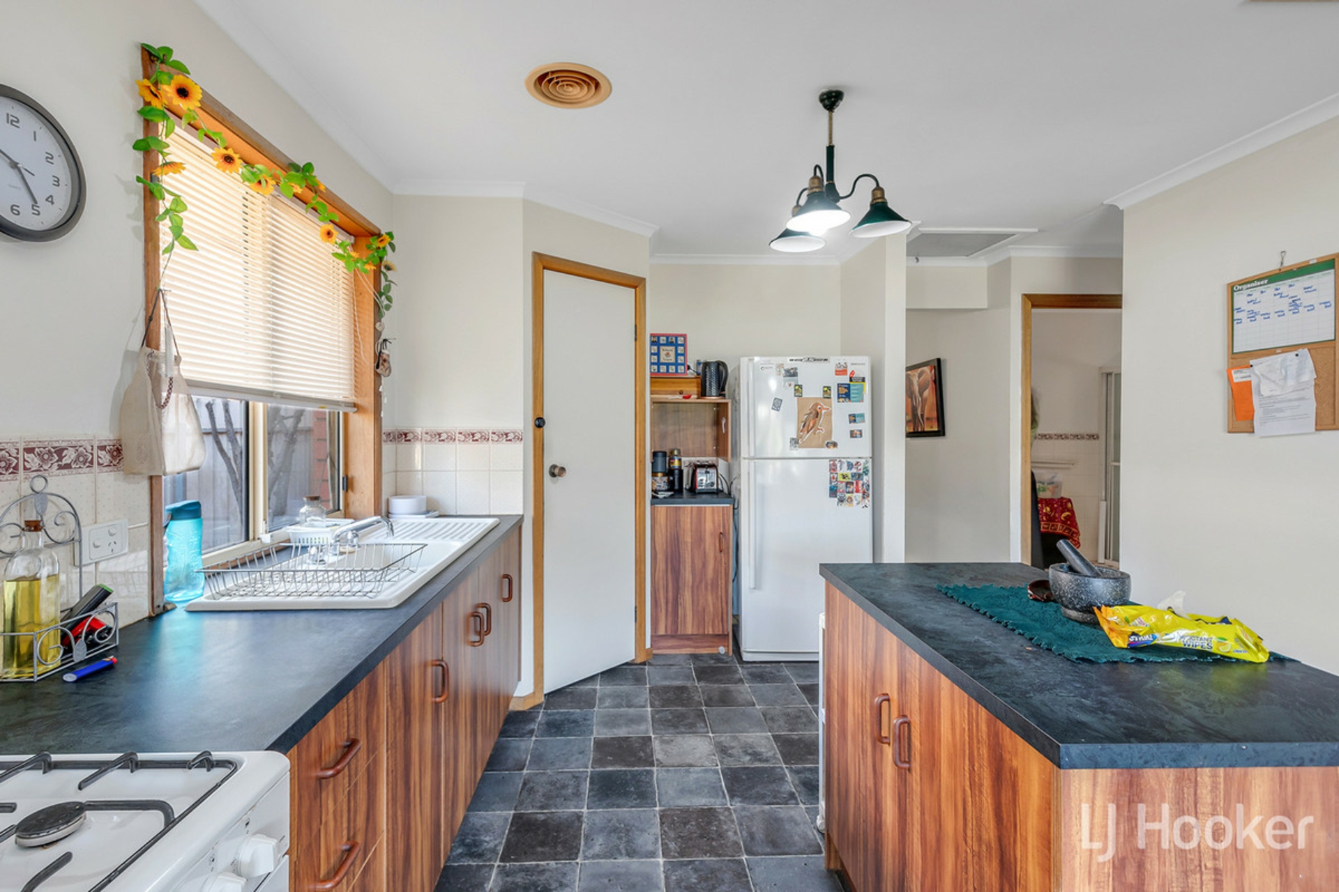 10 Yarnbury Road, ELIZABETH NORTH
