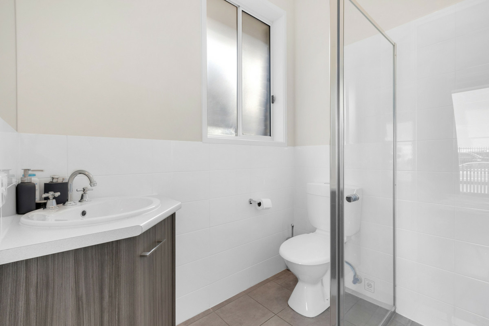 8 Pride Avenue, MUNNO PARA