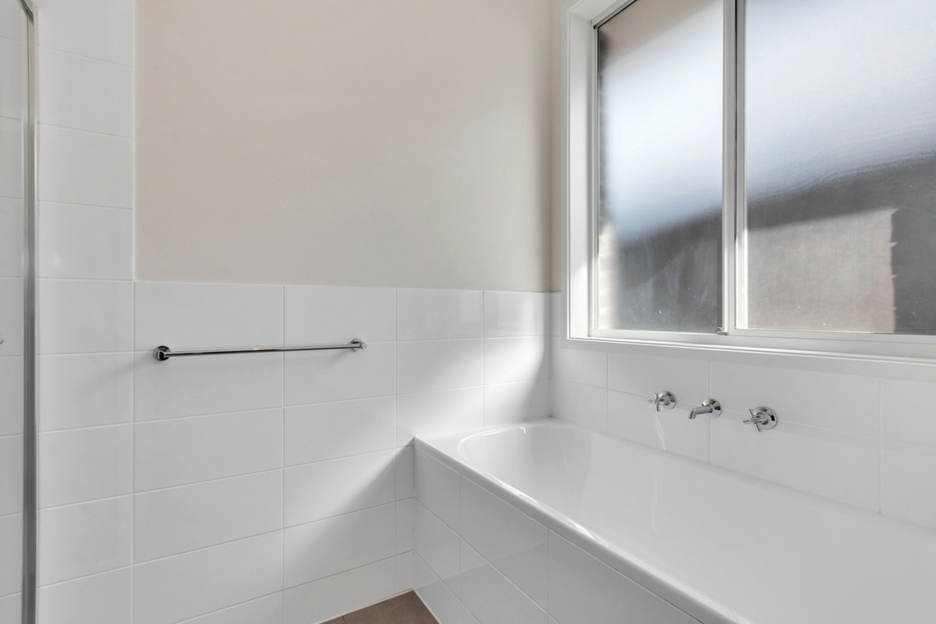 8 Pride Avenue, MUNNO PARA