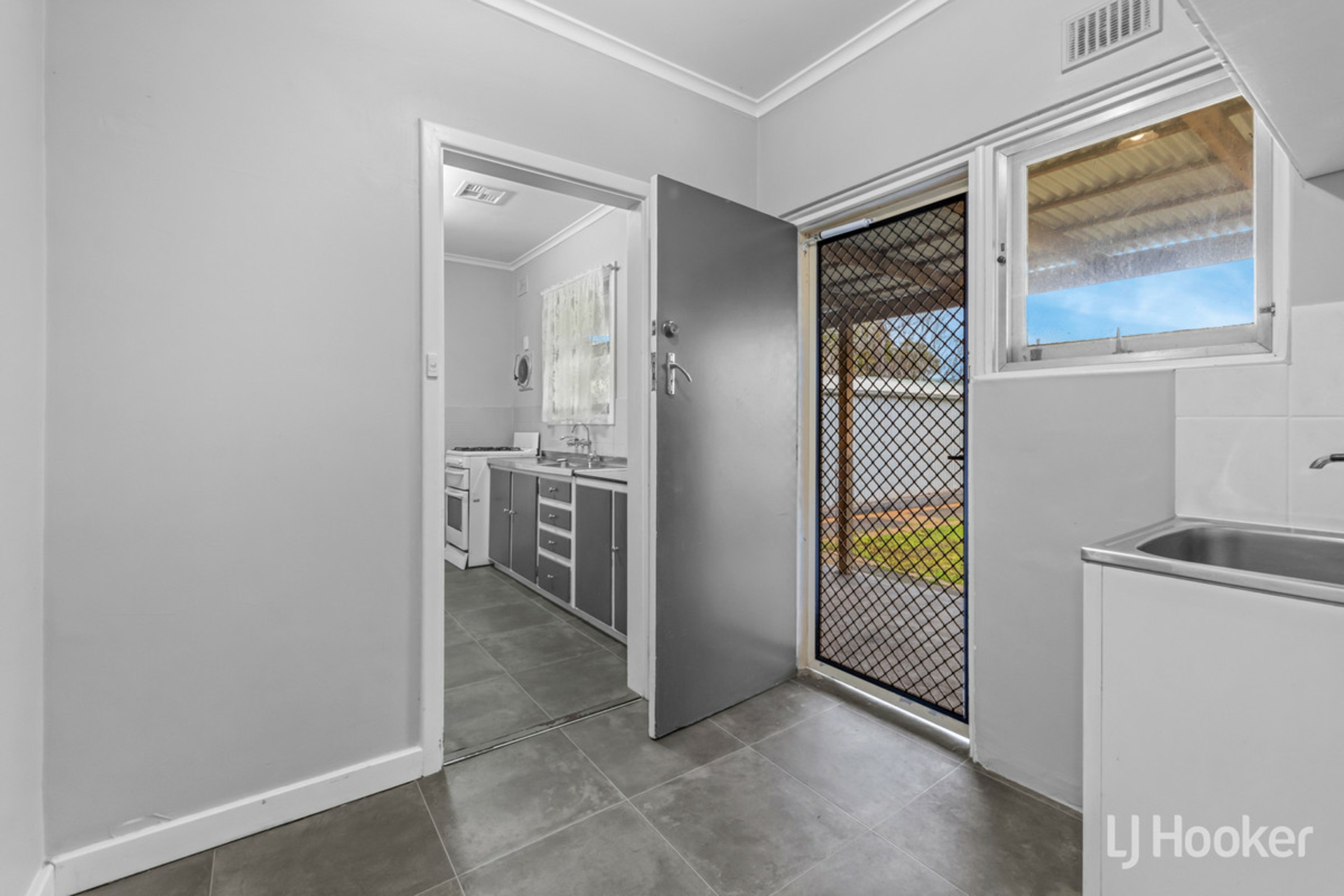 4 Lowe Street, ELIZABETH EAST