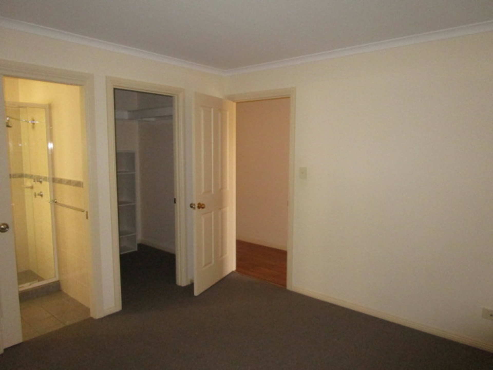 16 Strathmore Avenue, SMITHFIELD
