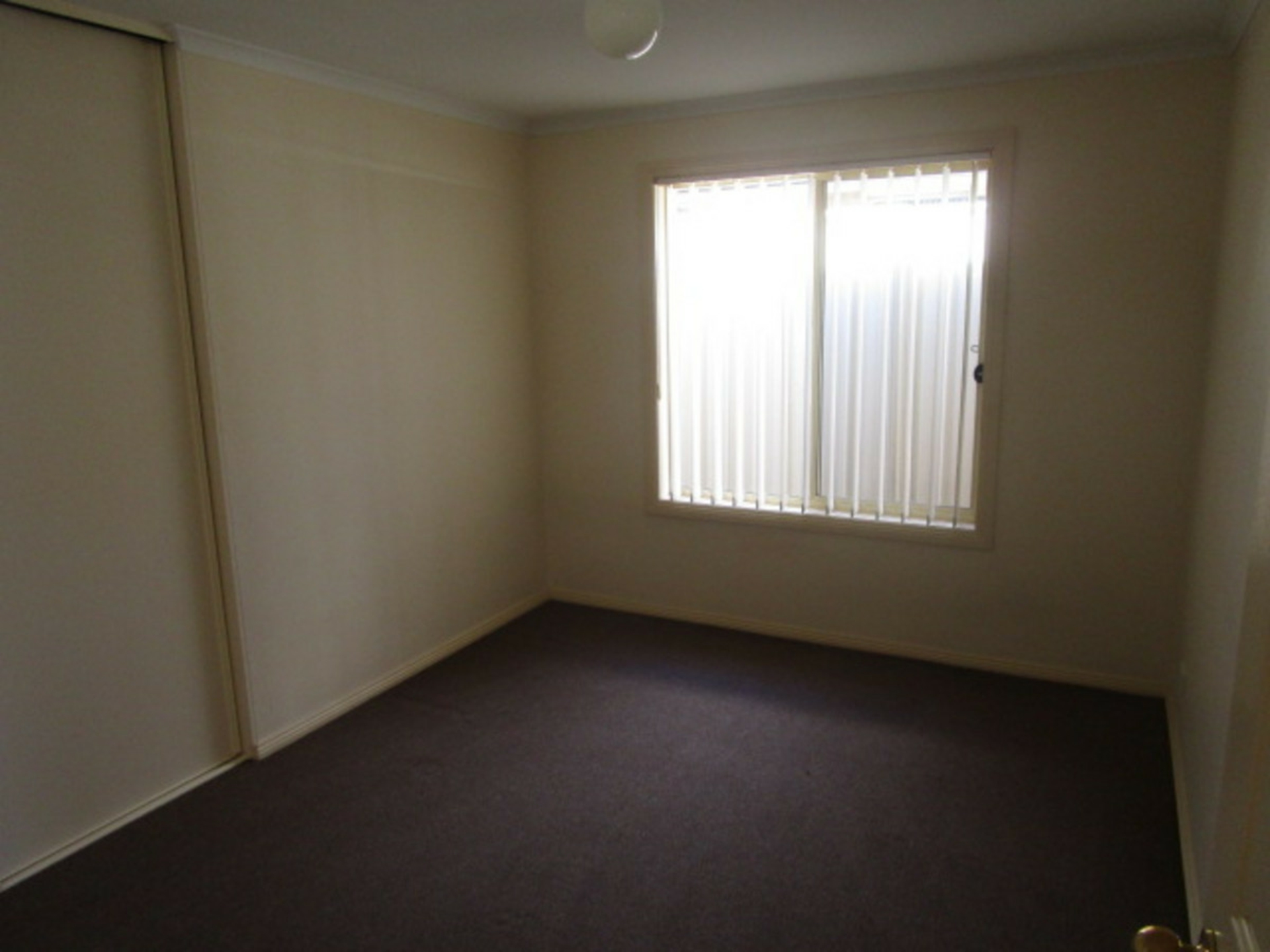 16 Strathmore Avenue, SMITHFIELD