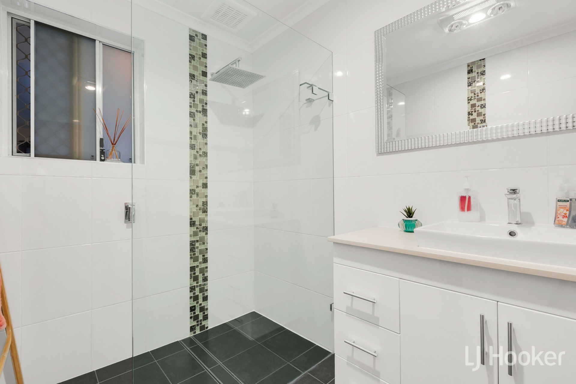 28 Haydown Road, ELIZABETH GROVE