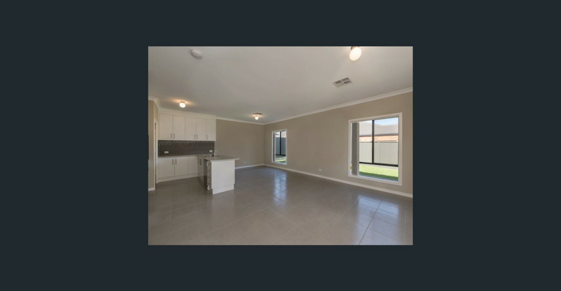 43 Lakes Entrance, BLAKEVIEW