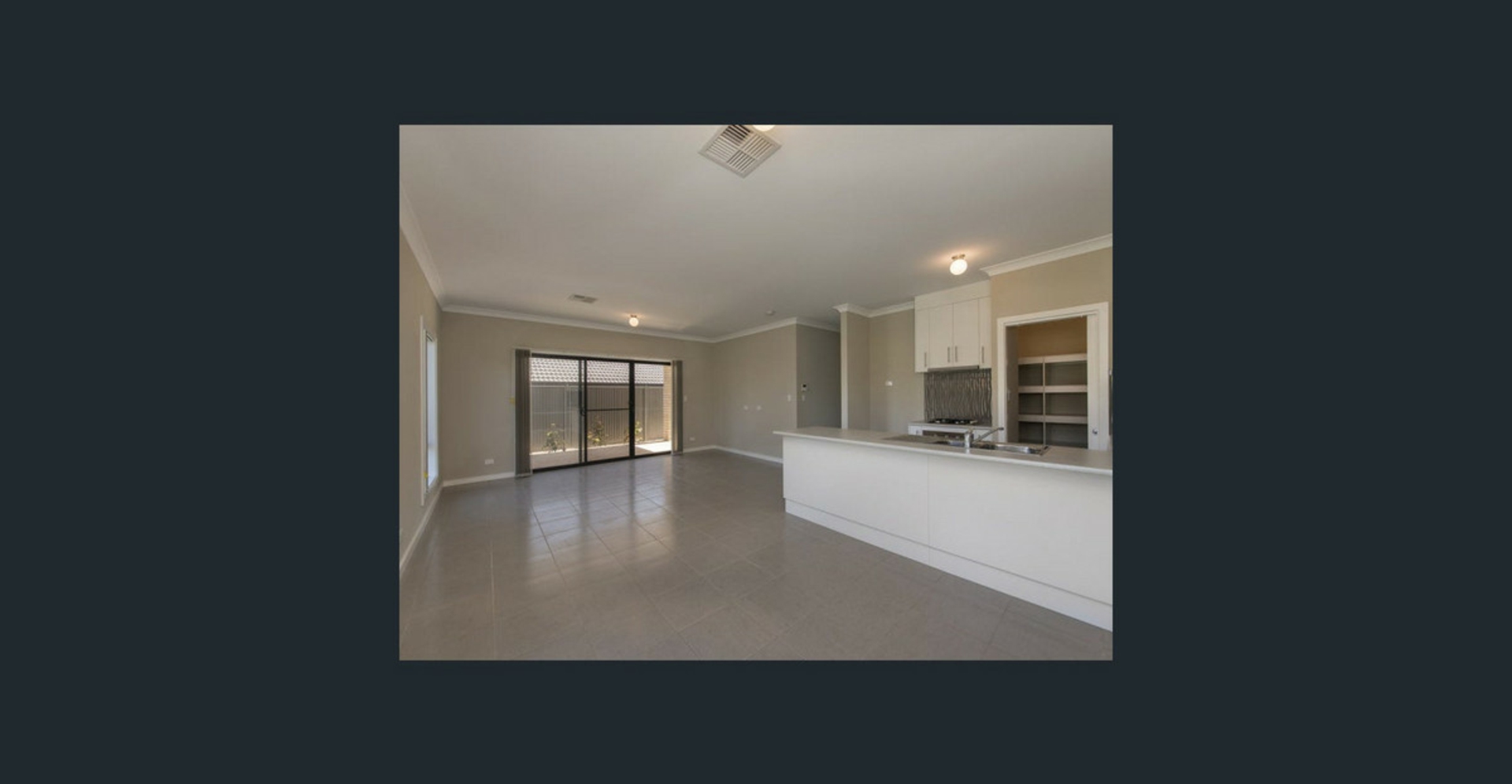 43 Lakes Entrance, BLAKEVIEW