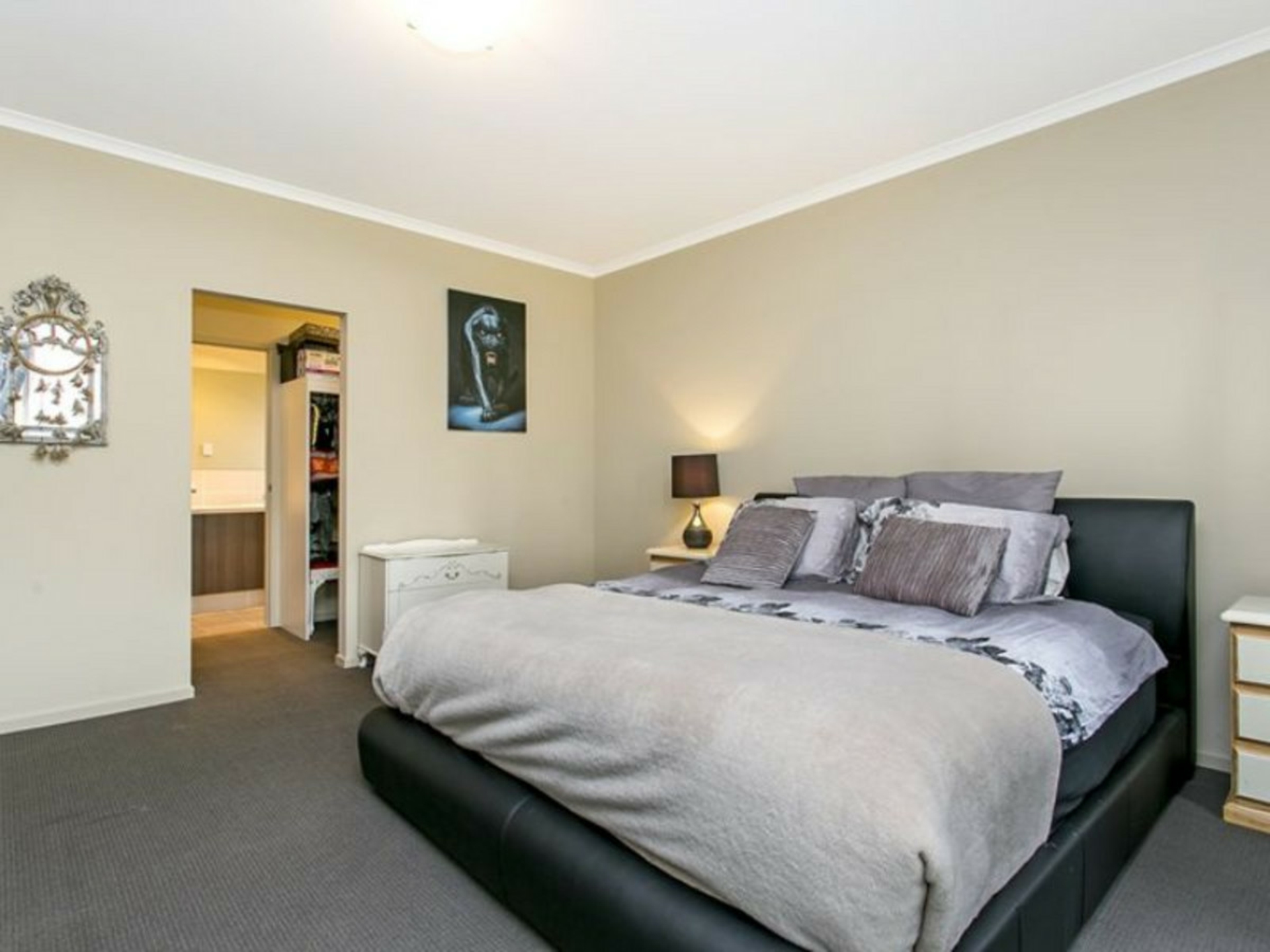 8 Edwards John Parade, EYRE