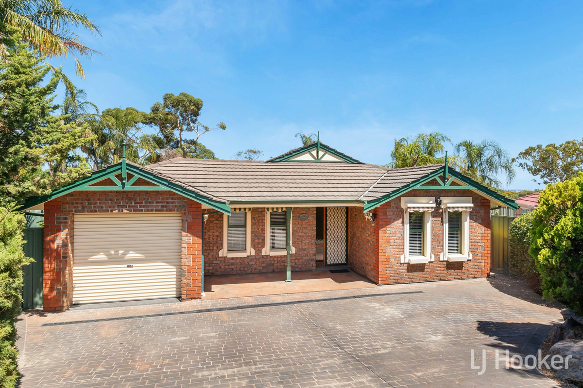 10 Belmont Gardens, HILLBANK