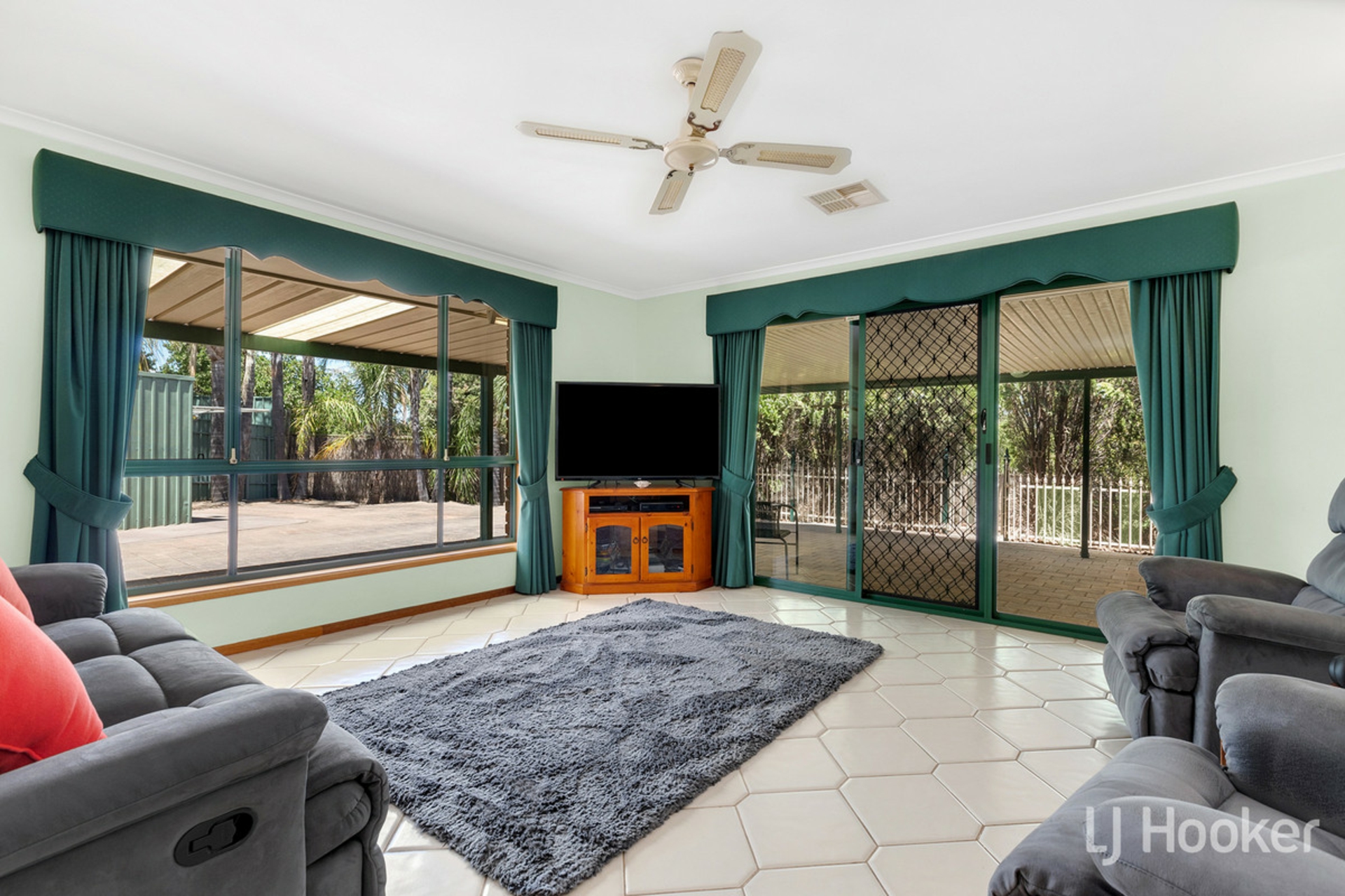 10 Belmont Gardens, HILLBANK