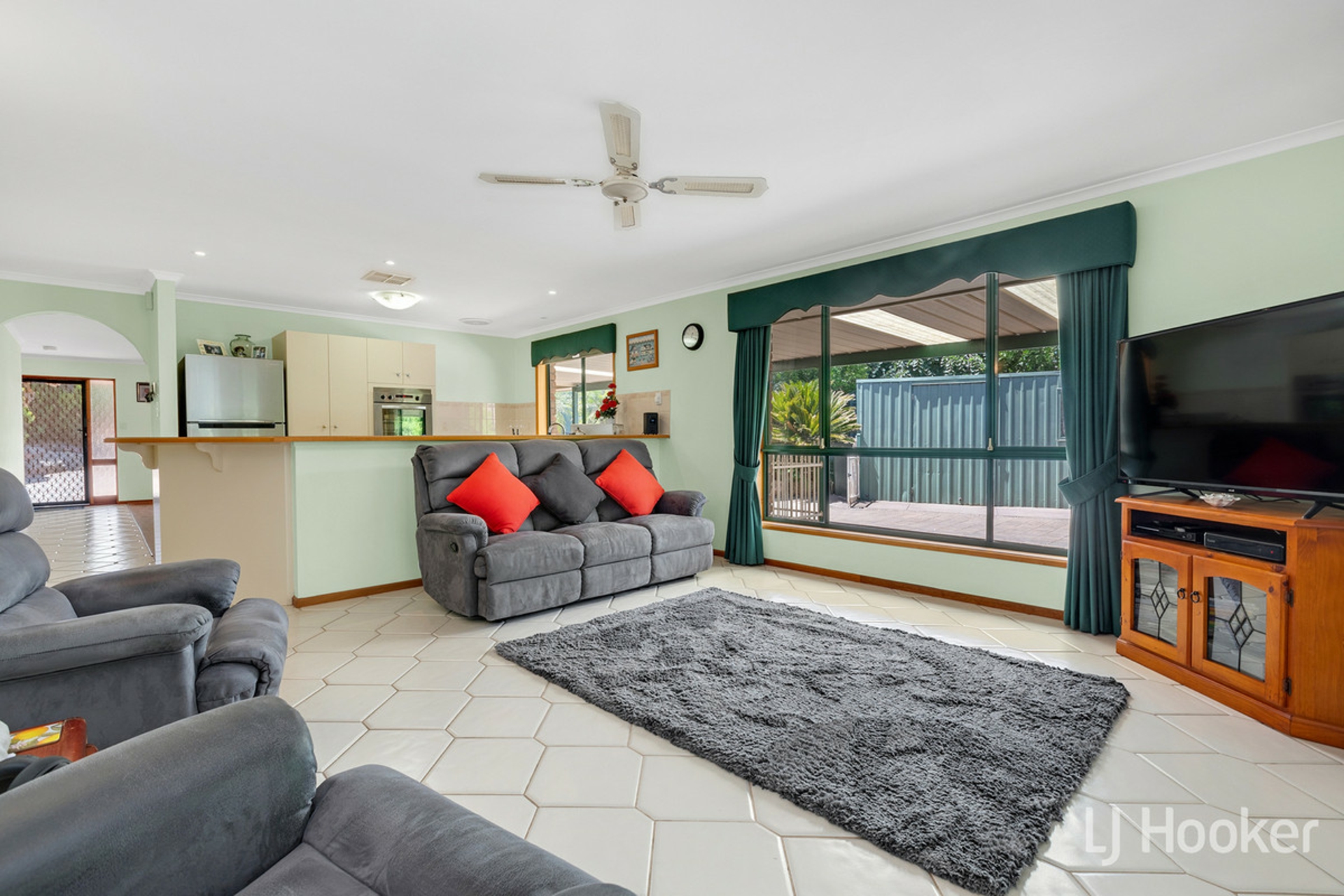 10 Belmont Gardens, HILLBANK