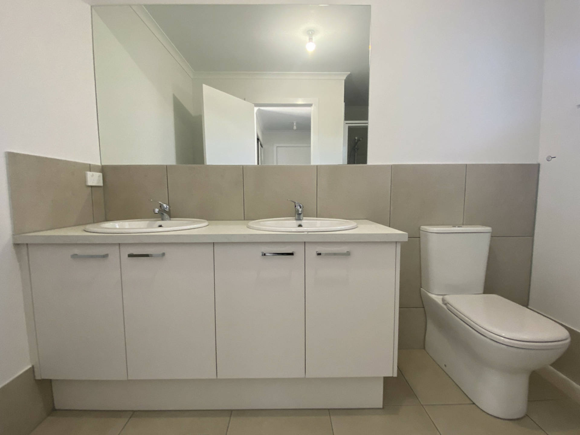 15 Woodhall Way, MUNNO PARA DOWNS