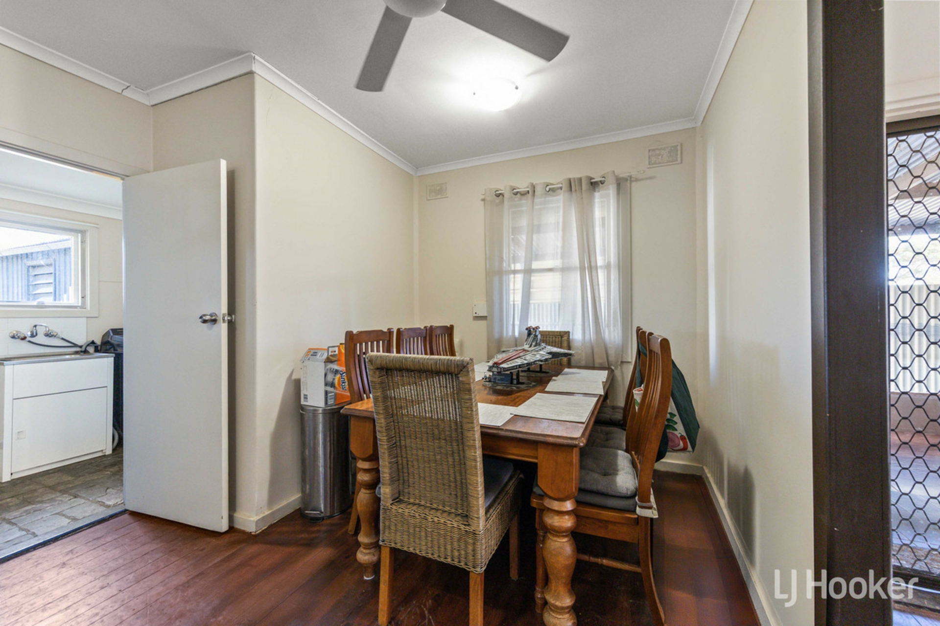 56 Mainwaring Crescent — photo 9 of 27