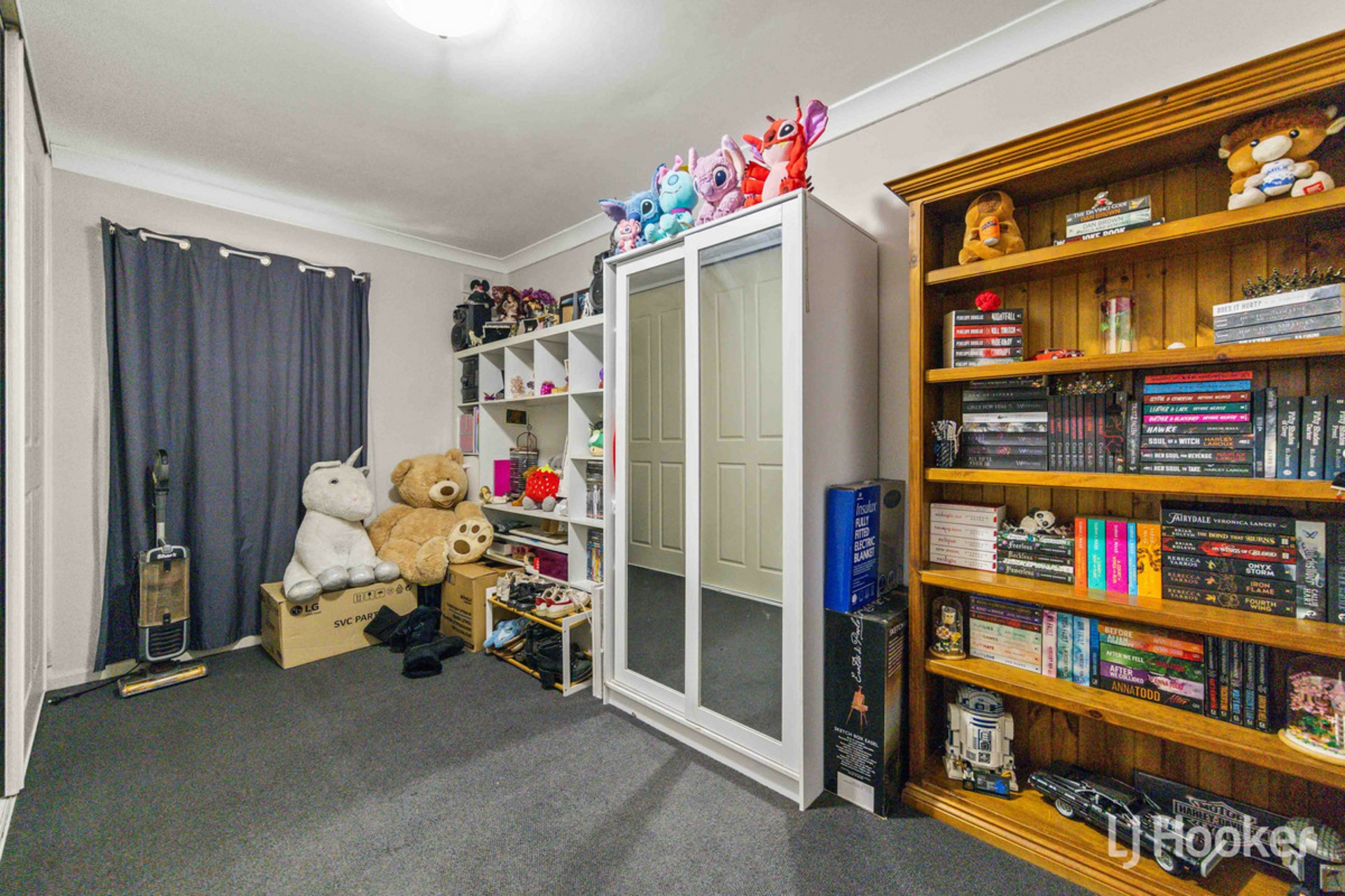 56 Mainwaring Crescent — photo 10 of 27