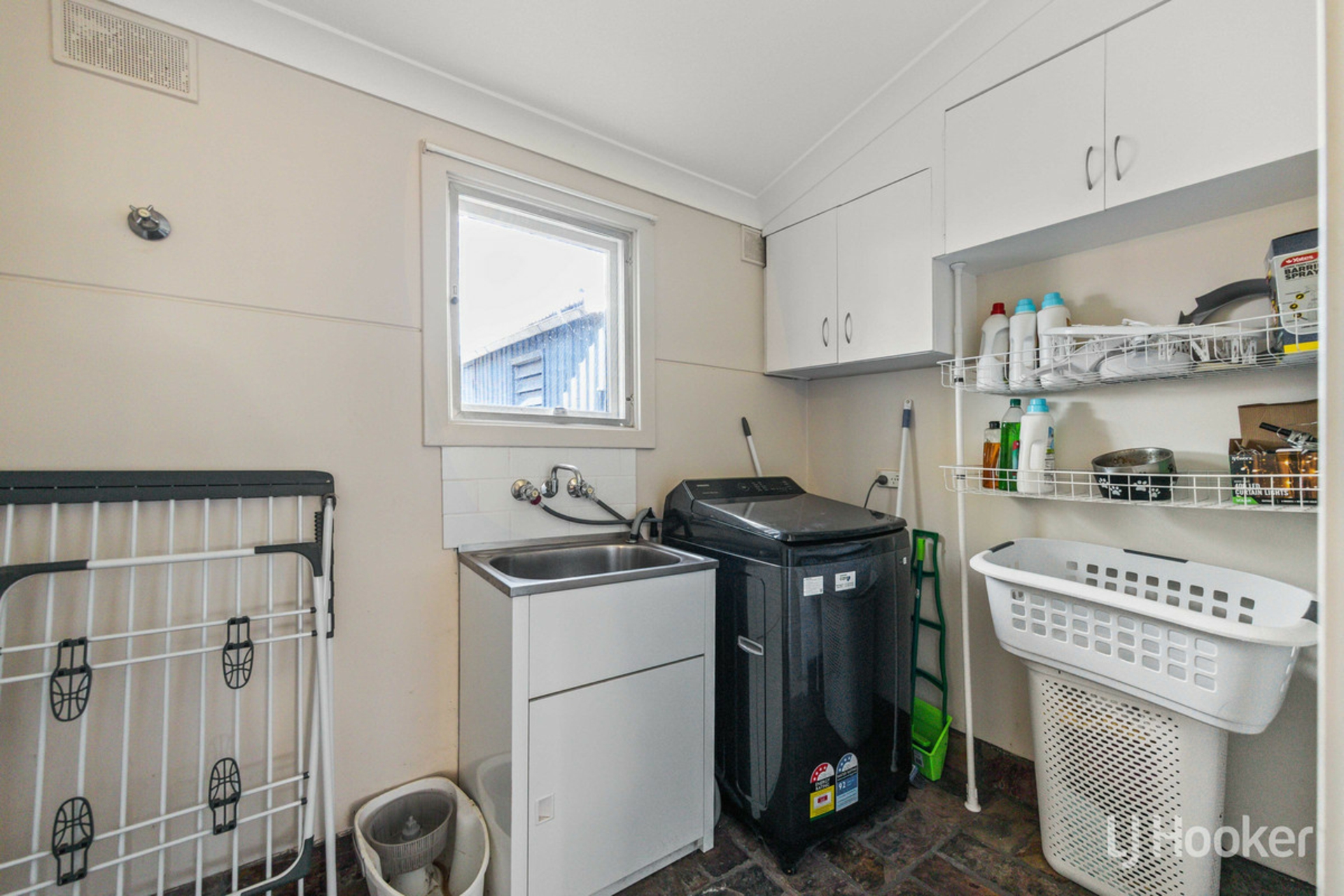 56 Mainwaring Crescent — photo 14 of 27