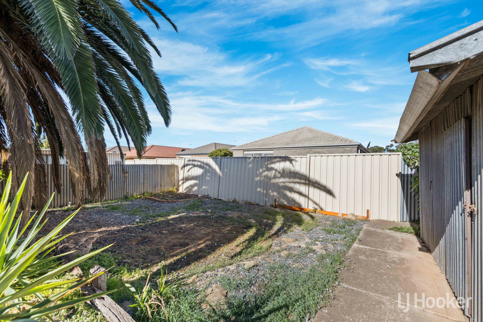 56 Mainwaring Crescent — photo 18 of 27