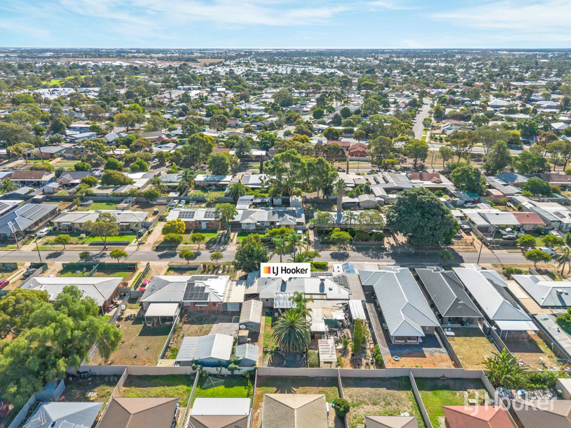 56 Mainwaring Crescent — photo 25 of 27