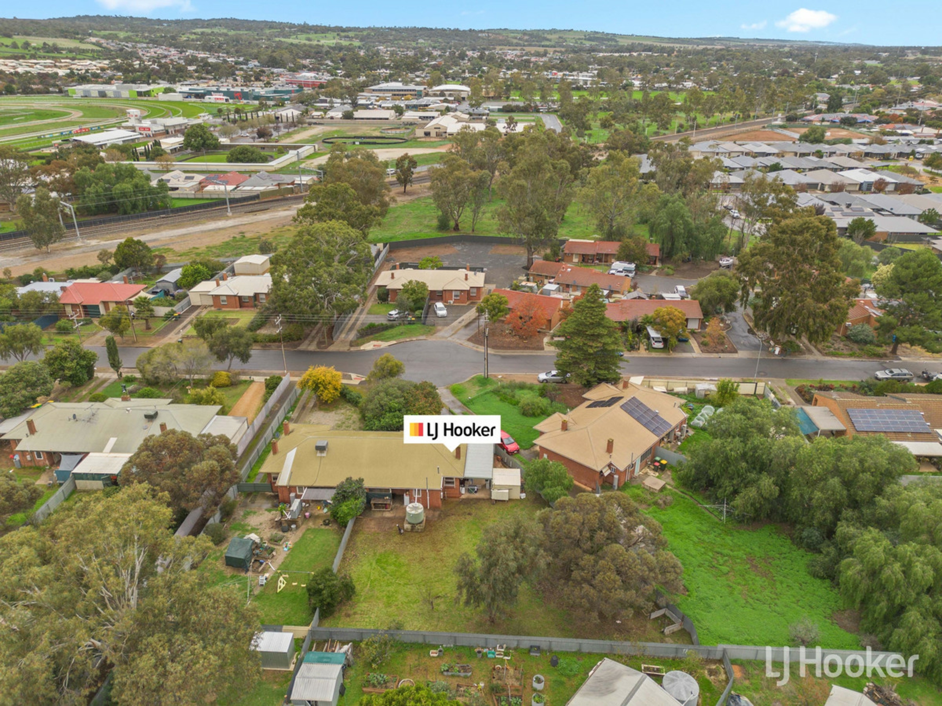 19 May Terrace — photo 24 of 27