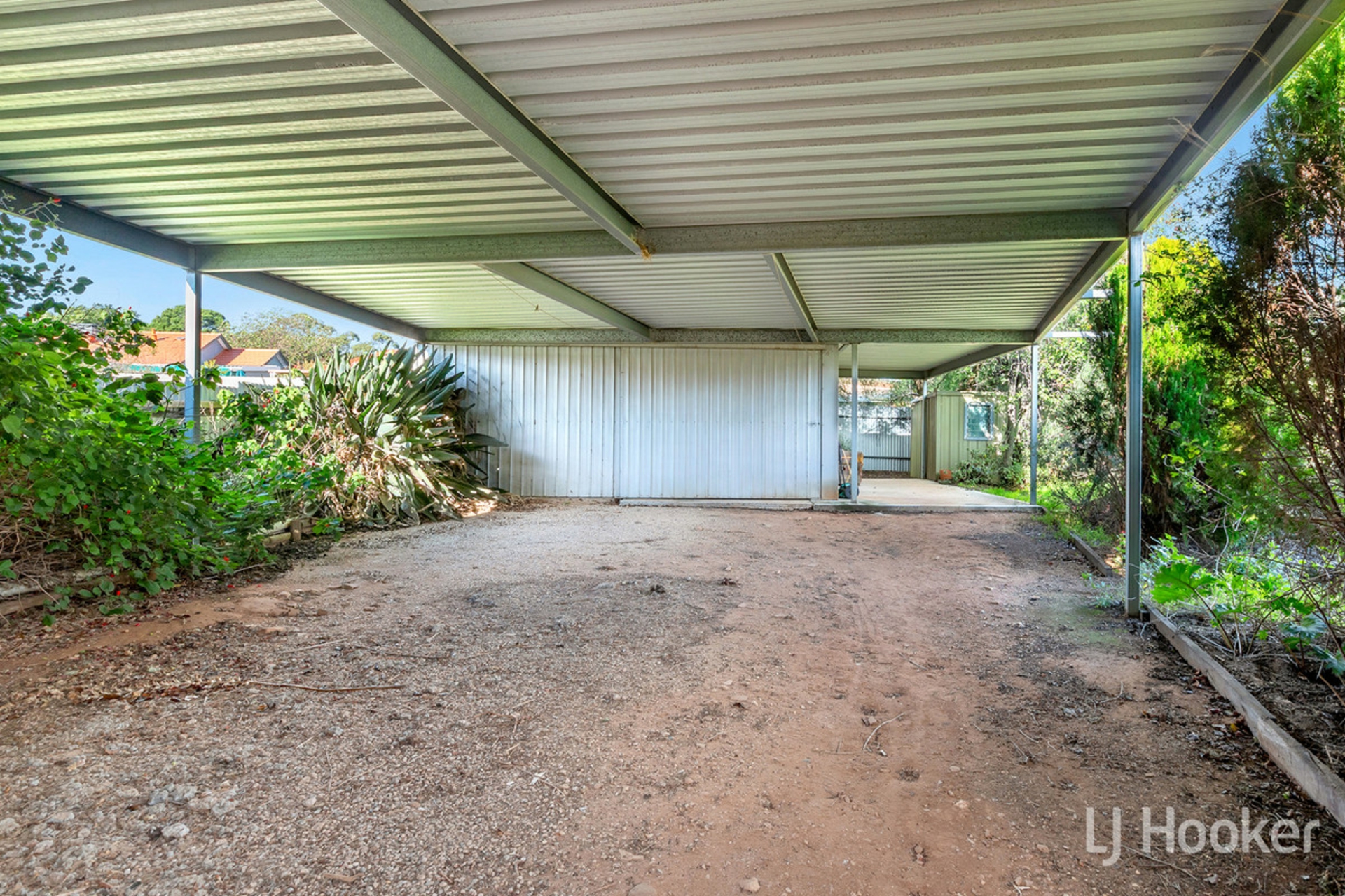 10 Benham Street — photo 9 of 10