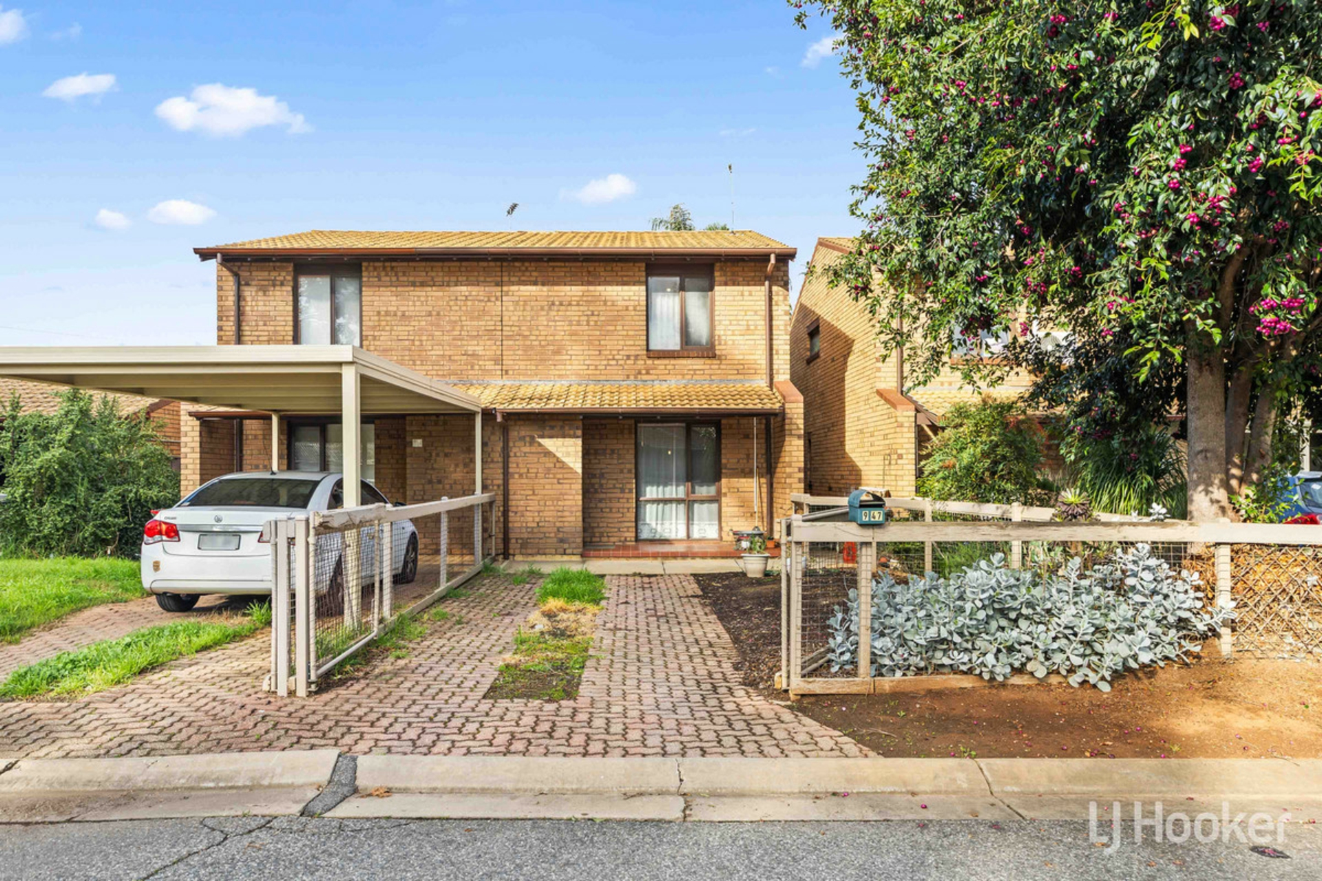 9/47 Amsterdam Crescent — photo 3 of 25