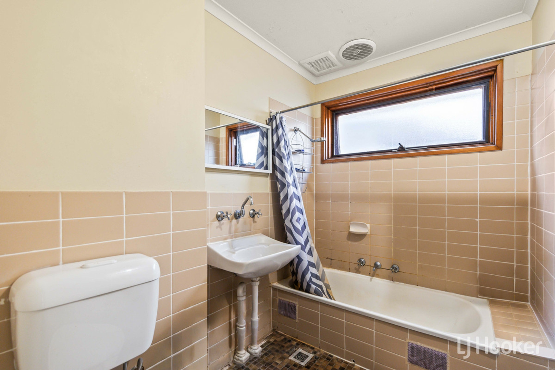9/47 Amsterdam Crescent — photo 14 of 25