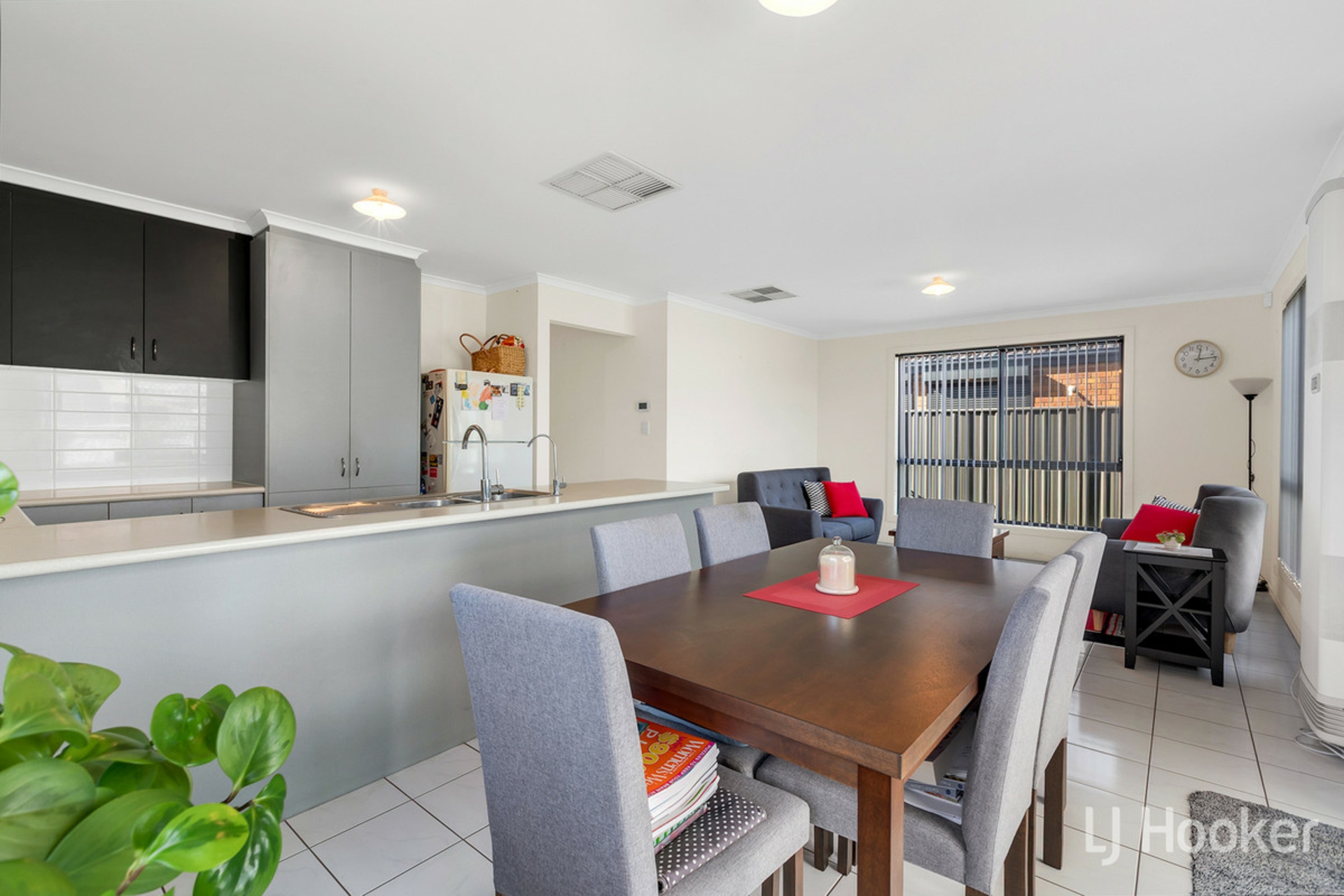 10 Cassia Street — photo 5 of 22