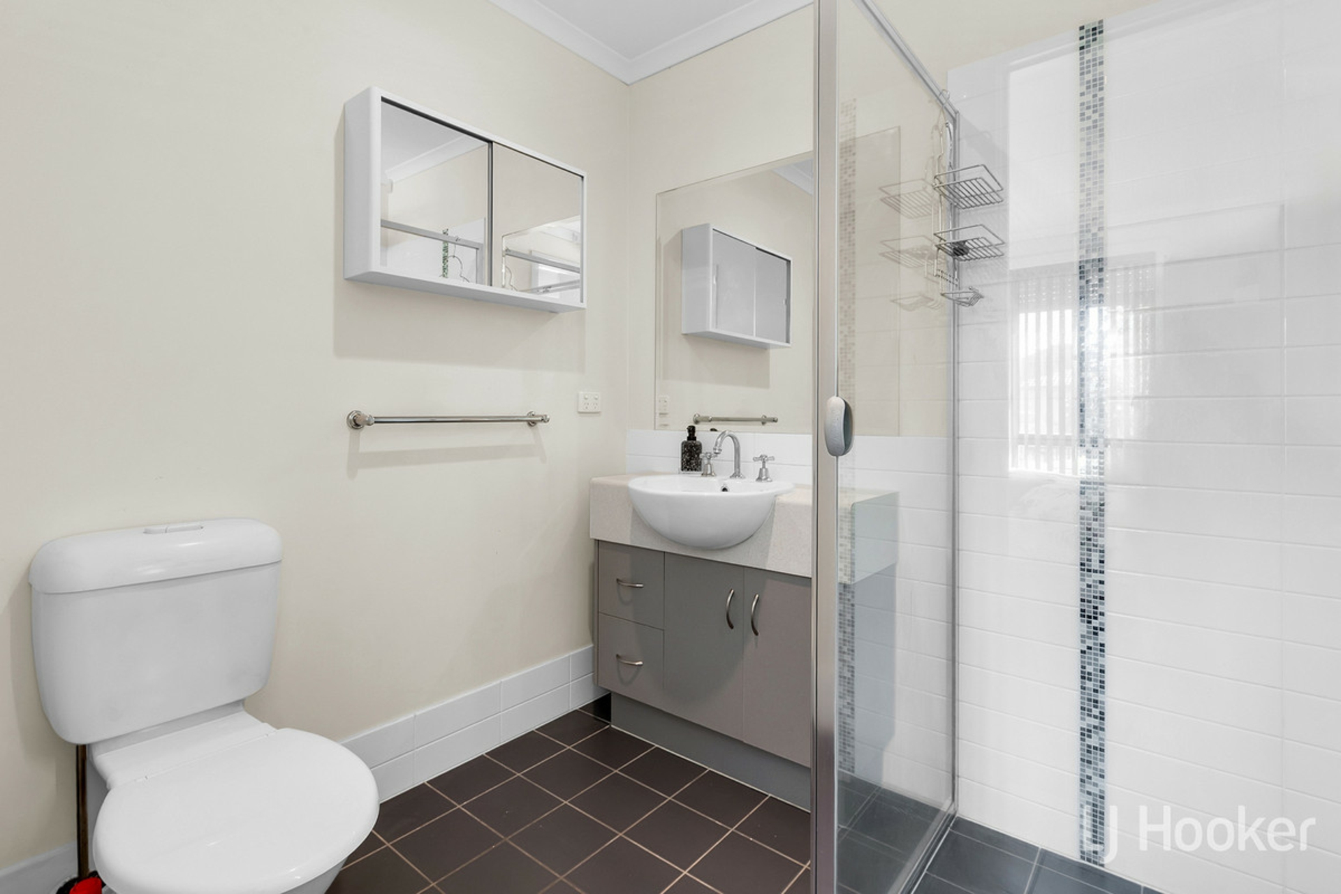 10 Cassia Street — photo 9 of 22