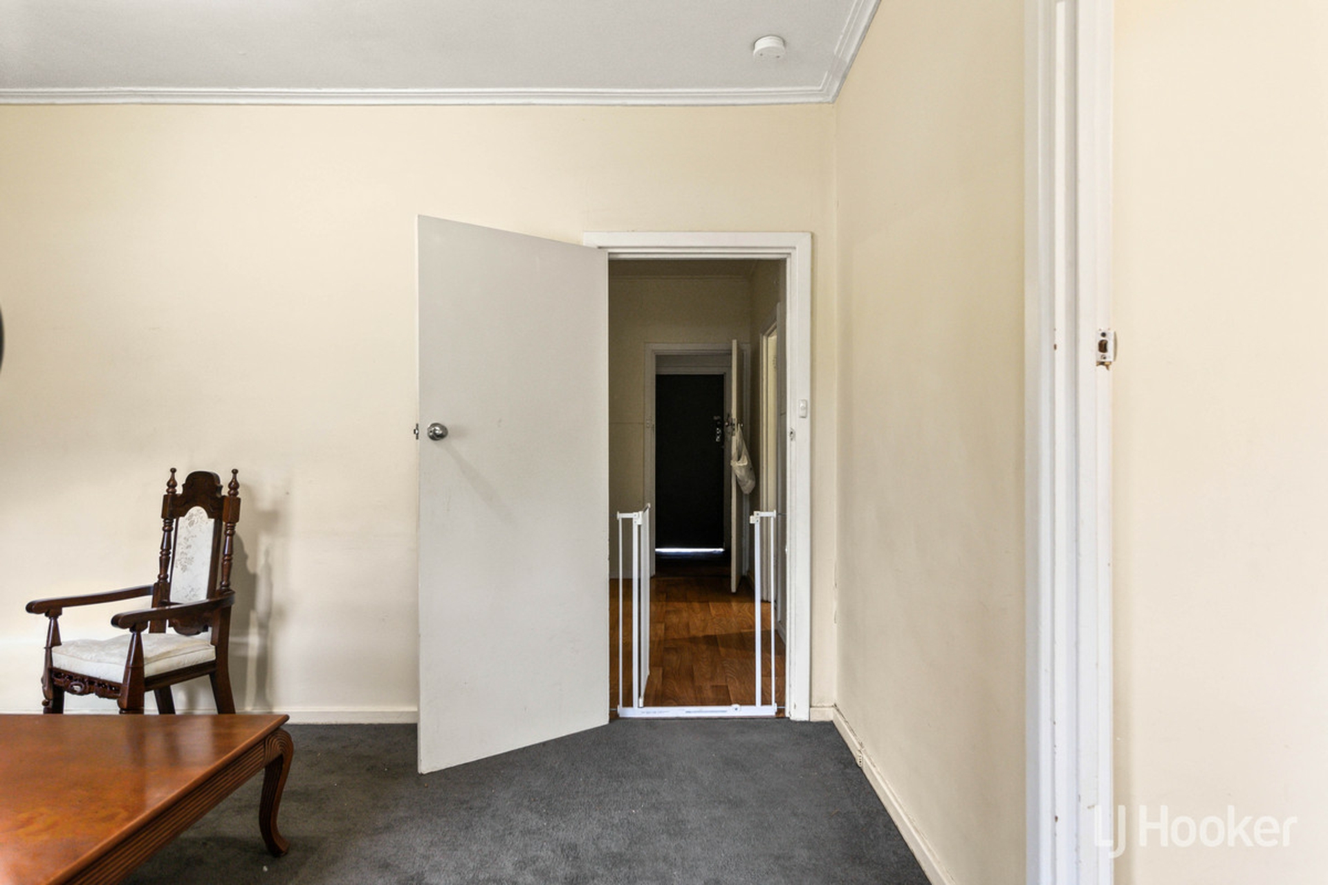 191 Hogarth Road — photo 5 of 26