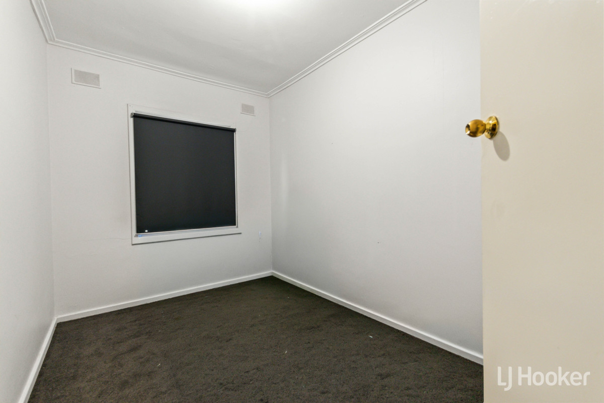191 Hogarth Road — photo 8 of 26