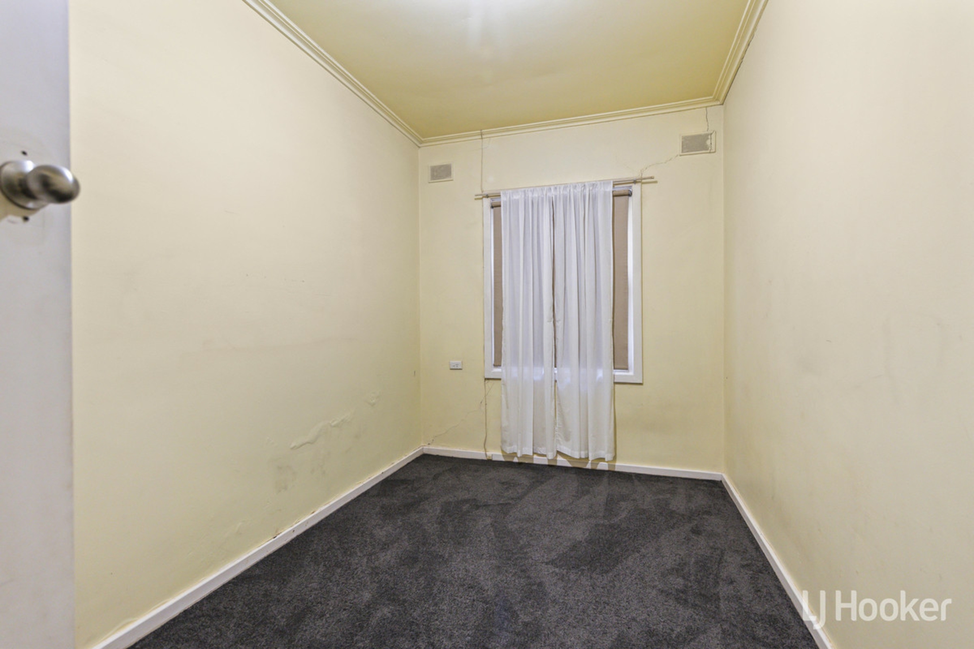 191 Hogarth Road — photo 9 of 26