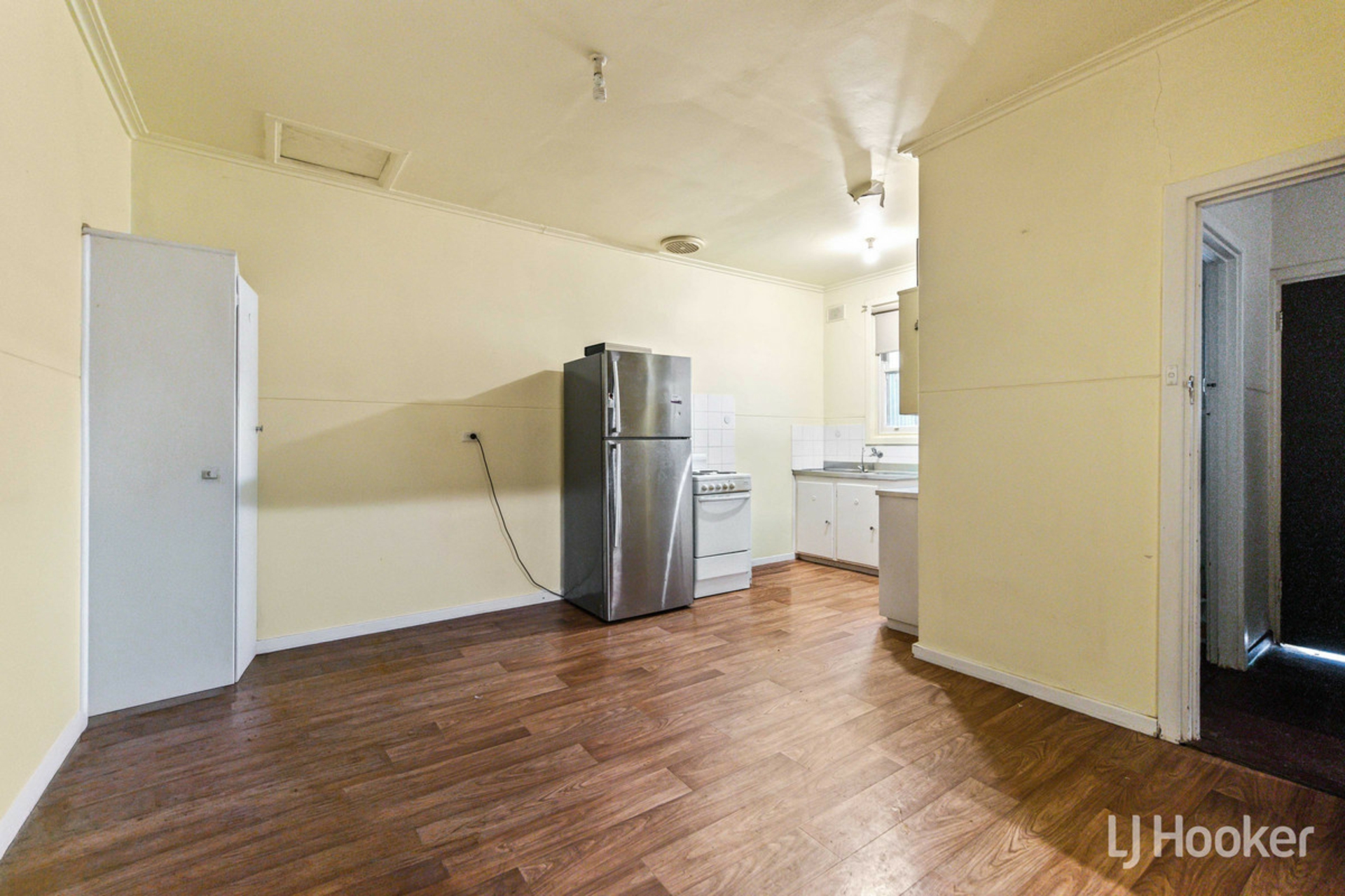 191 Hogarth Road — photo 12 of 26