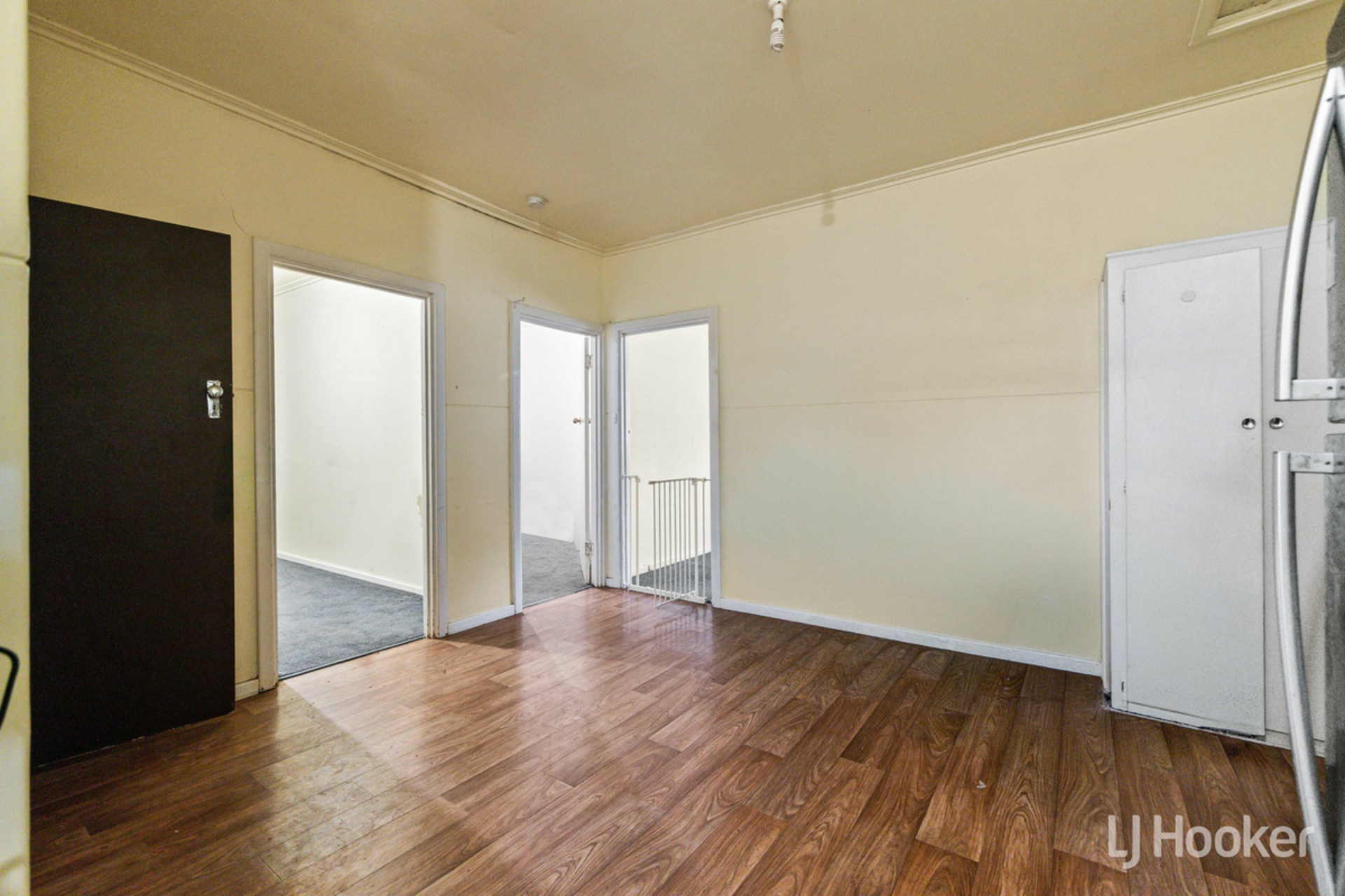 191 Hogarth Road — photo 13 of 26