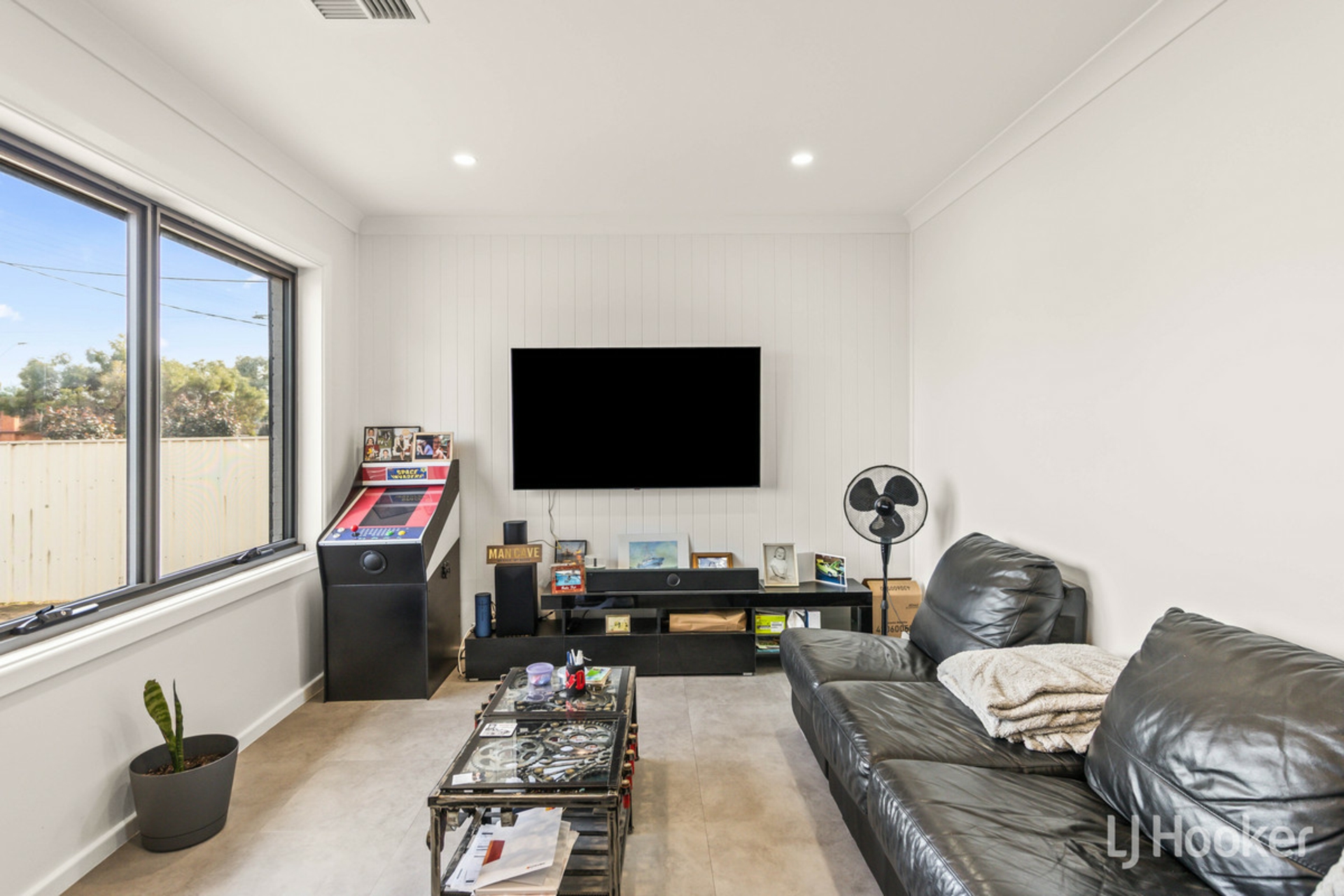 12 Peachey Road — photo 6 of 29