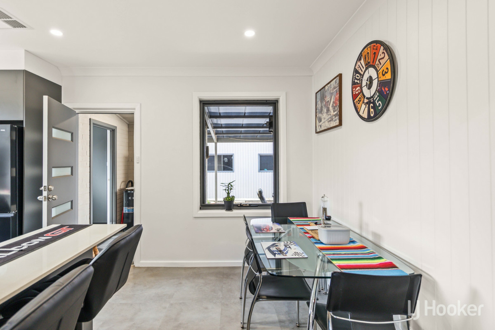 12 Peachey Road — photo 8 of 29