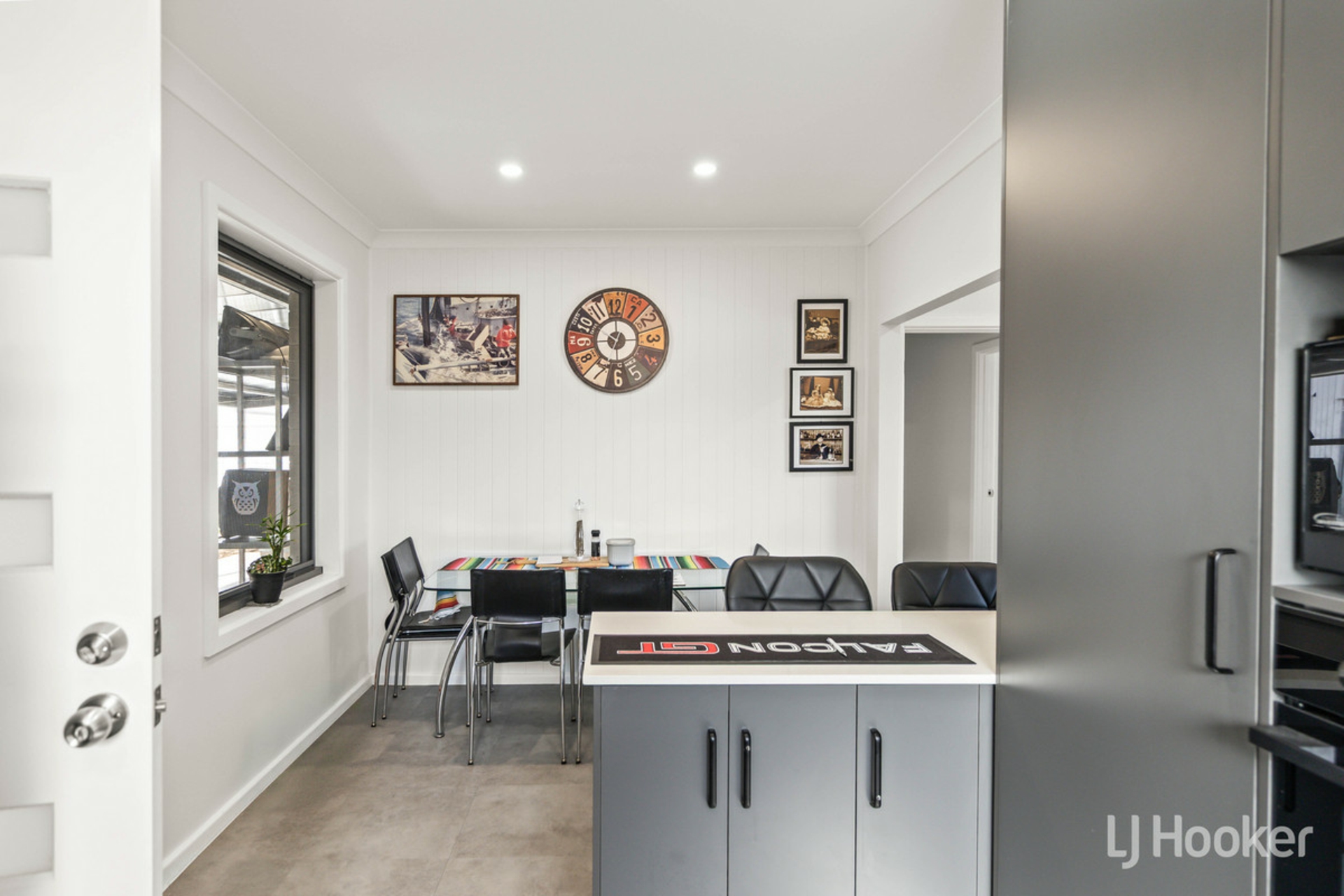 12 Peachey Road — photo 11 of 29