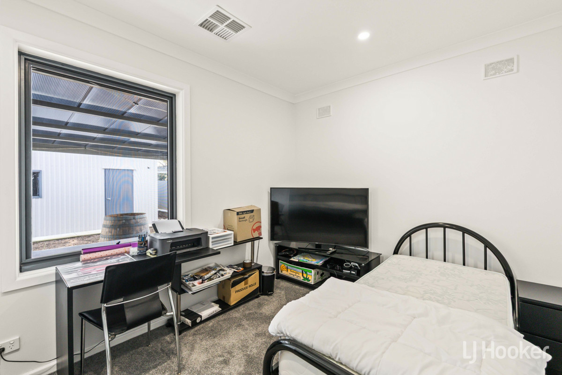 12 Peachey Road — photo 13 of 29