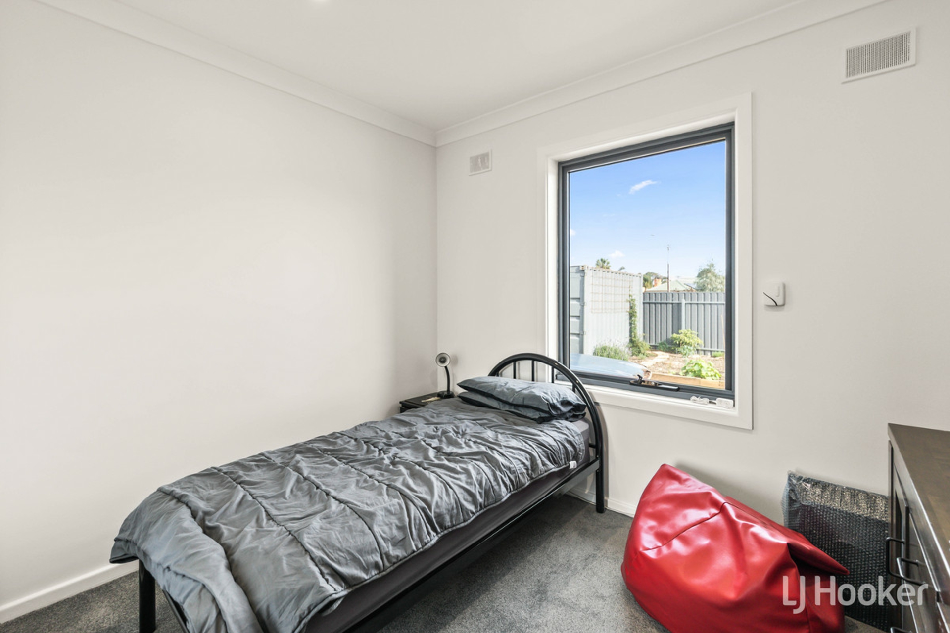 12 Peachey Road — photo 14 of 29
