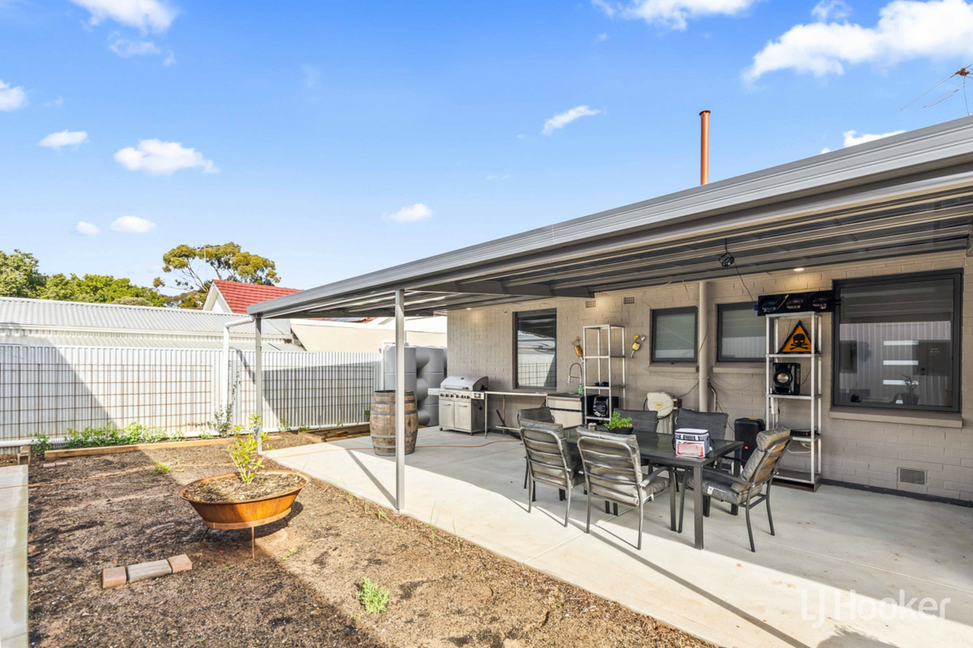 12 Peachey Road — photo 19 of 29